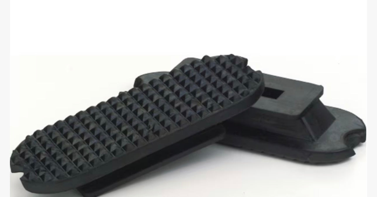 Finn Tack Black 4 1/4” Stirrup Treads