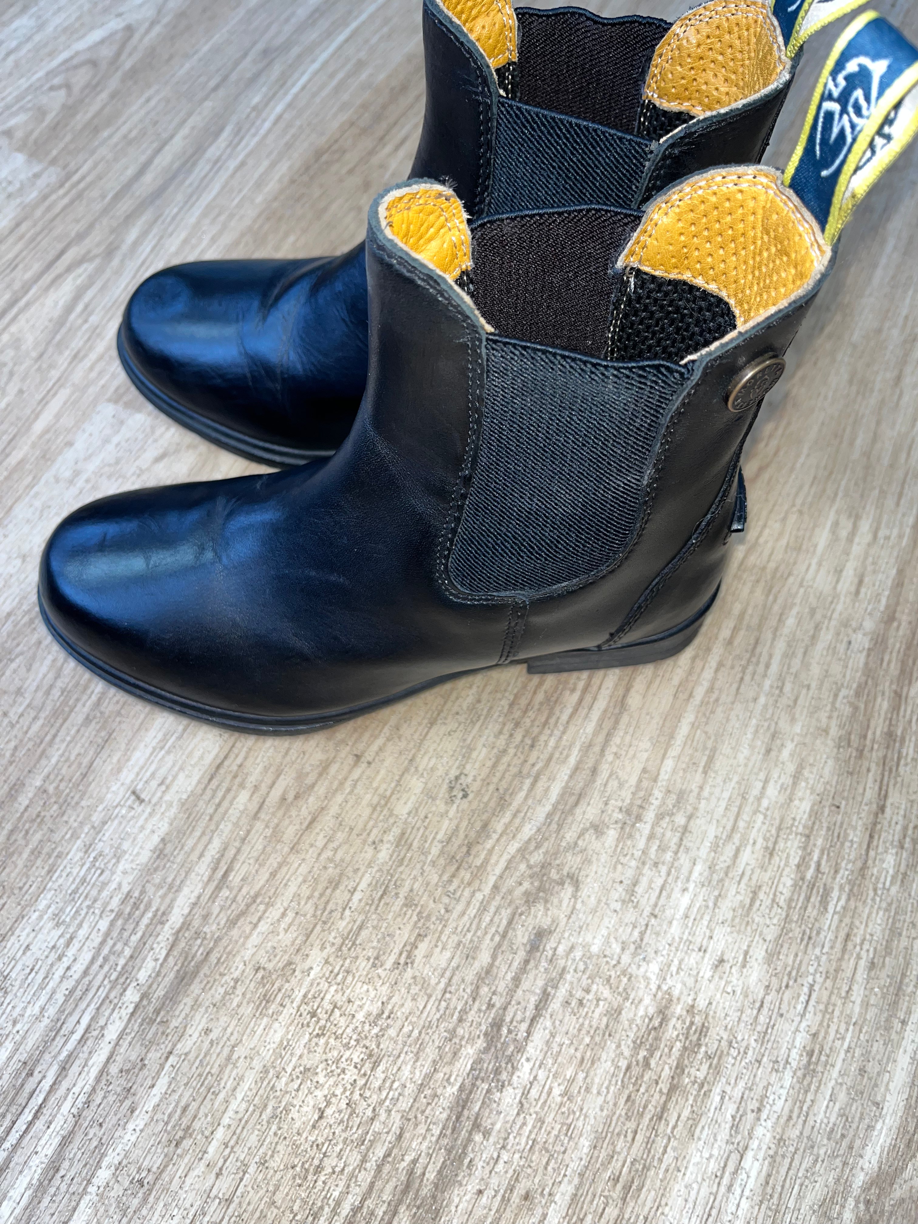 Moretta Children’s Jodphur Boots Size 13
