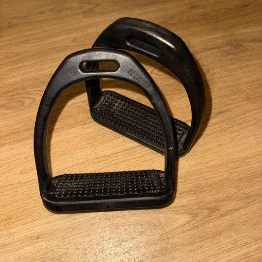 Compositi Black 4.5” Stirrups #222