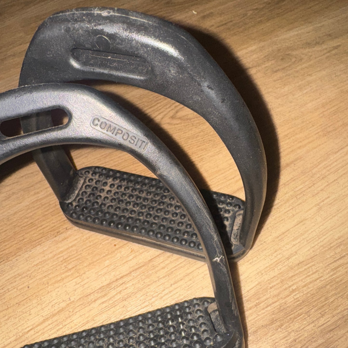 Compositi Black 4.5” Stirrups #222