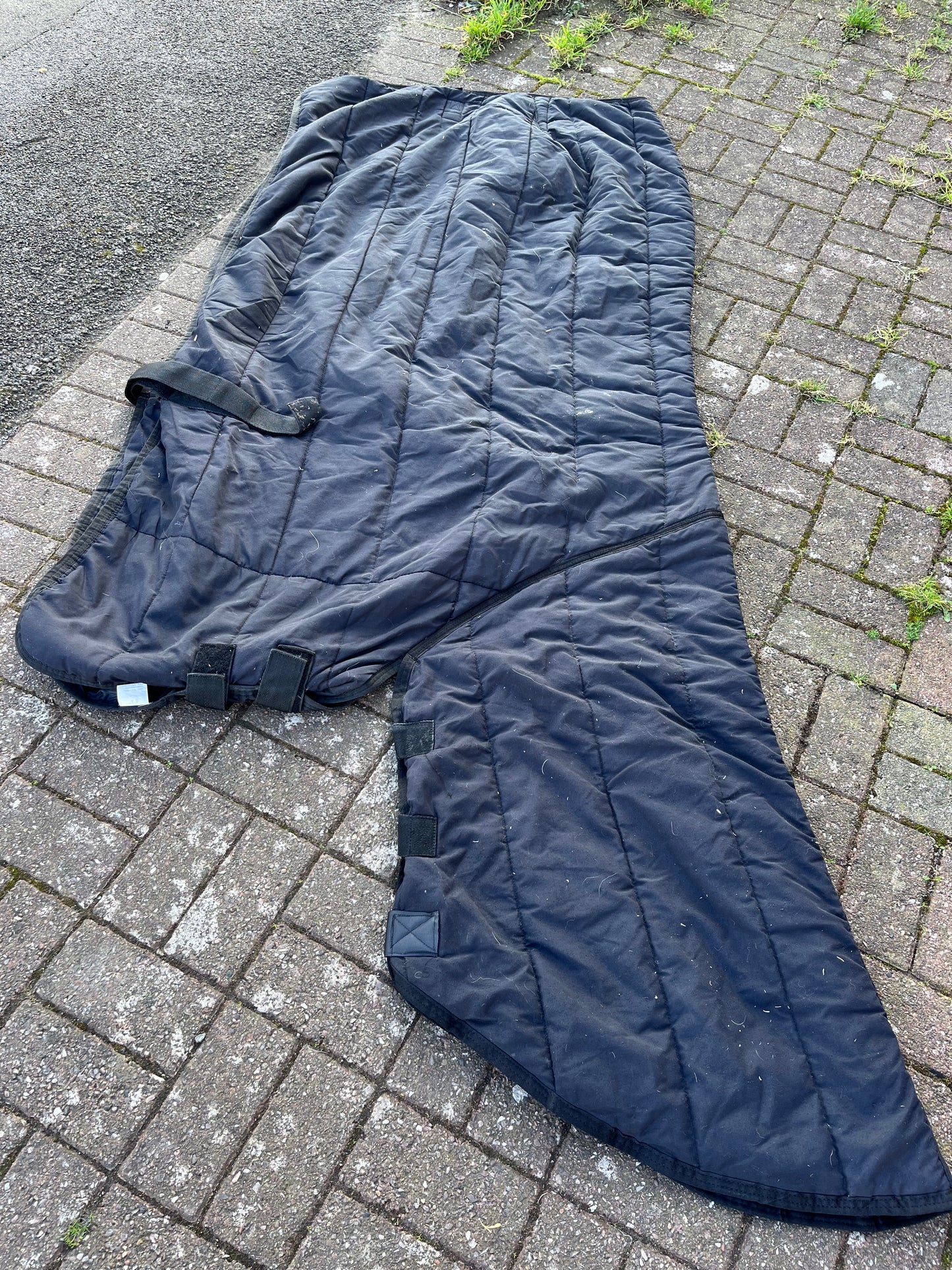 Requisite Stable Liner Rug With Full Neck Black 200g 6’3