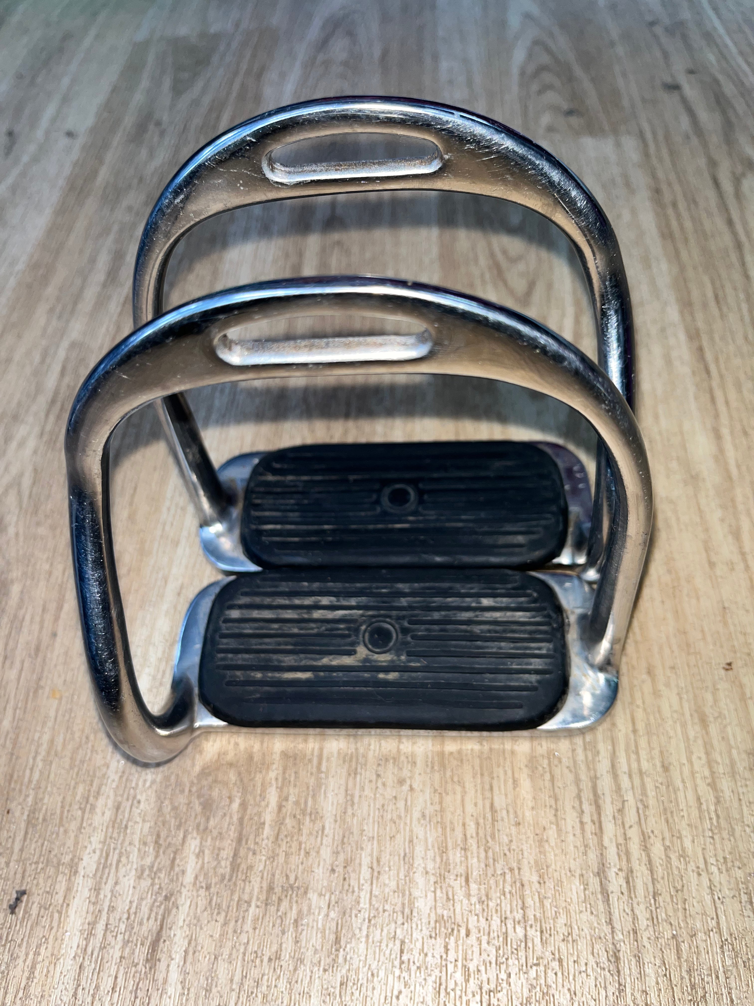 Korsteel Bent Leg Stirrups 4.5”