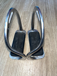Bent Leg Stirrups 4.1/4”