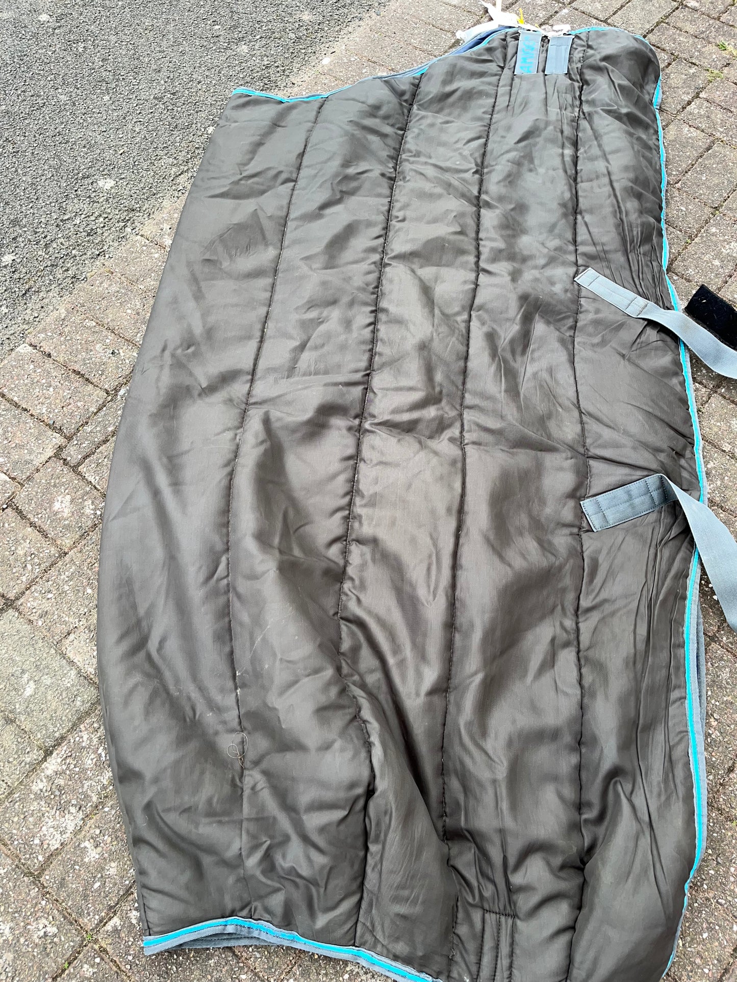 Amigo Stable Rug With Neck 6’3 150g