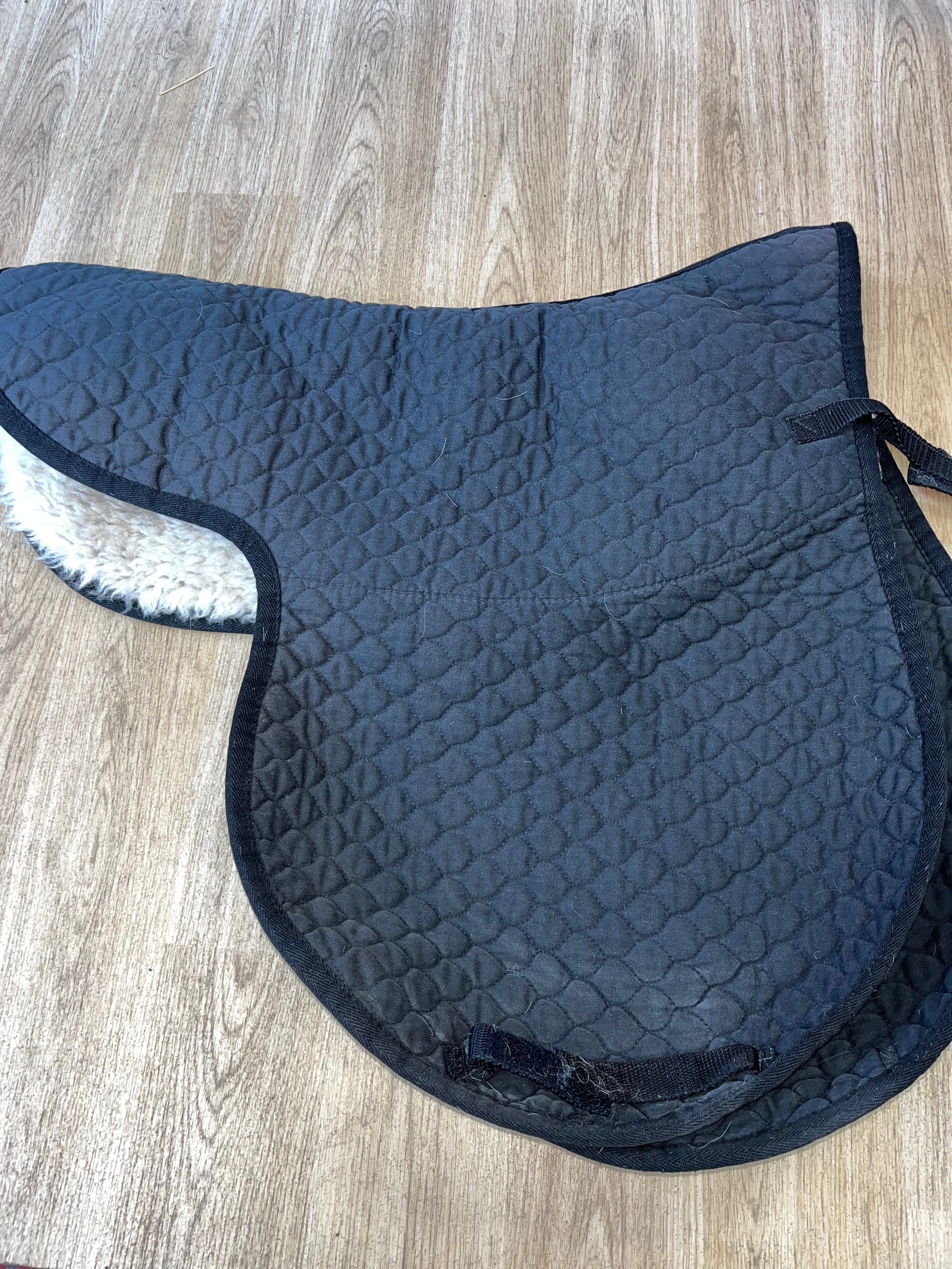 Hi Wither Griffin Saddle Shape Numnah Pure Wool Size X Large