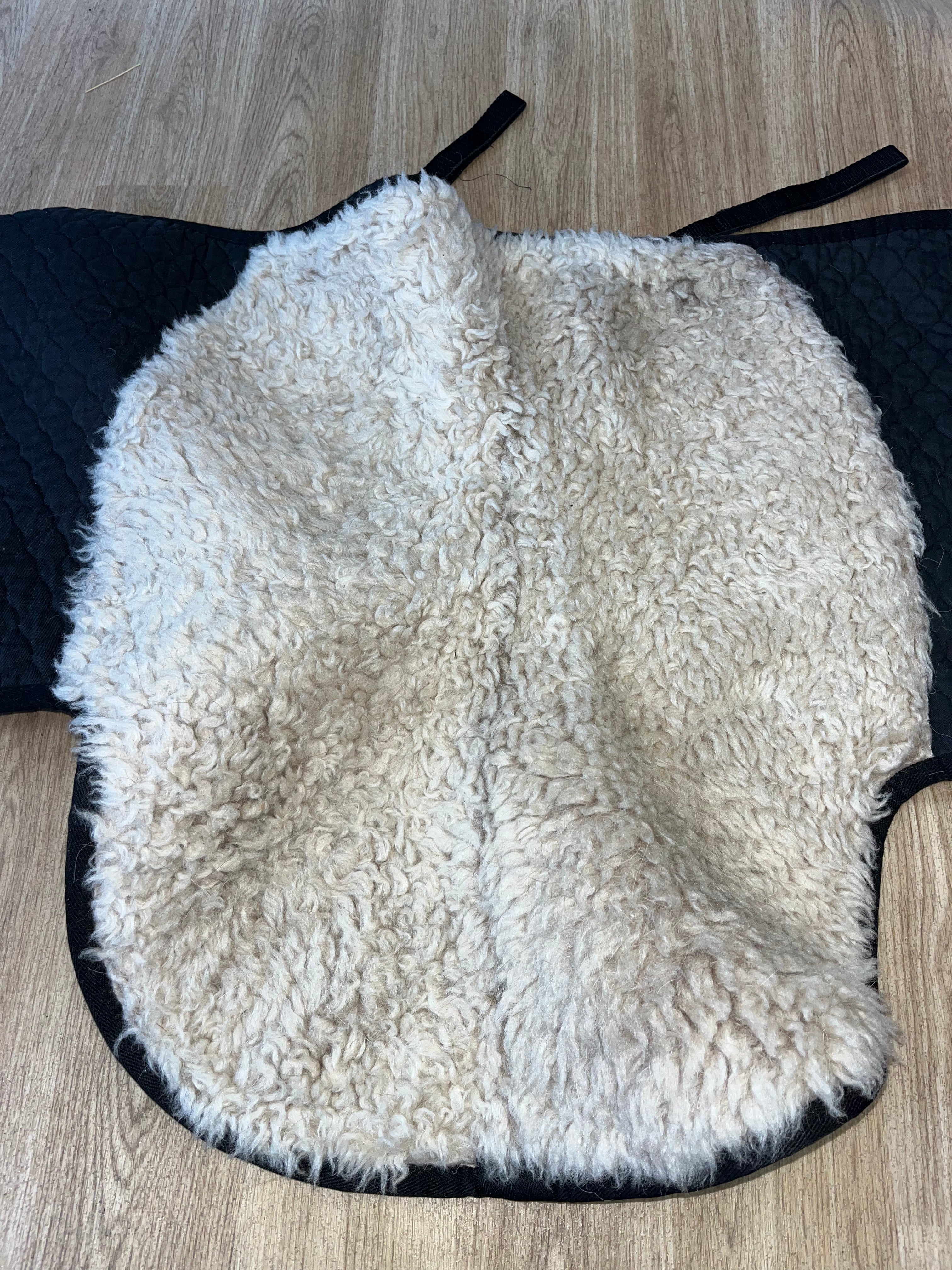 Hi Wither Griffin Saddle Shape Numnah Pure Wool Size X Large