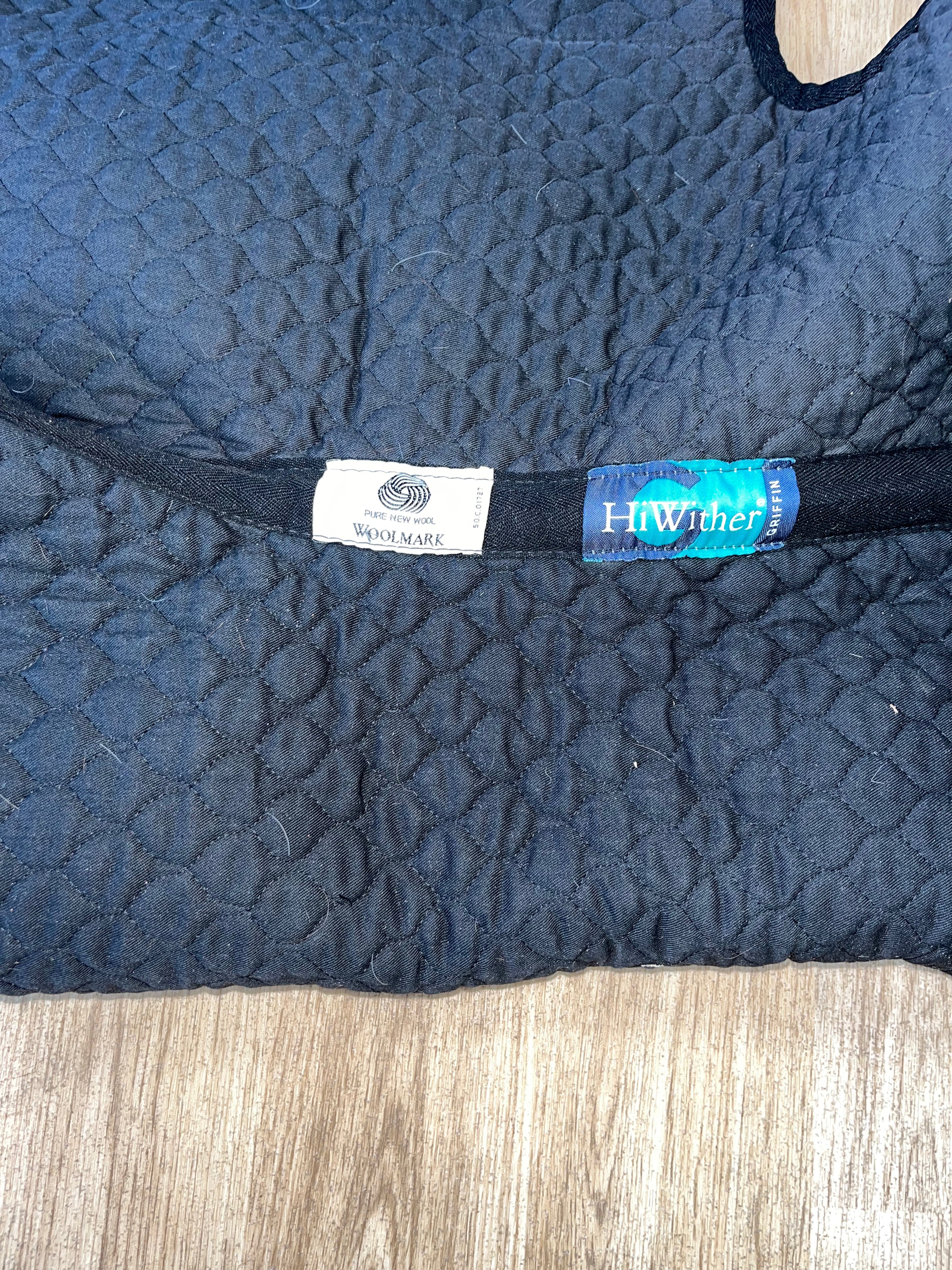Hi Wither Griffin Saddle Shape Numnah Pure Wool Size X Large