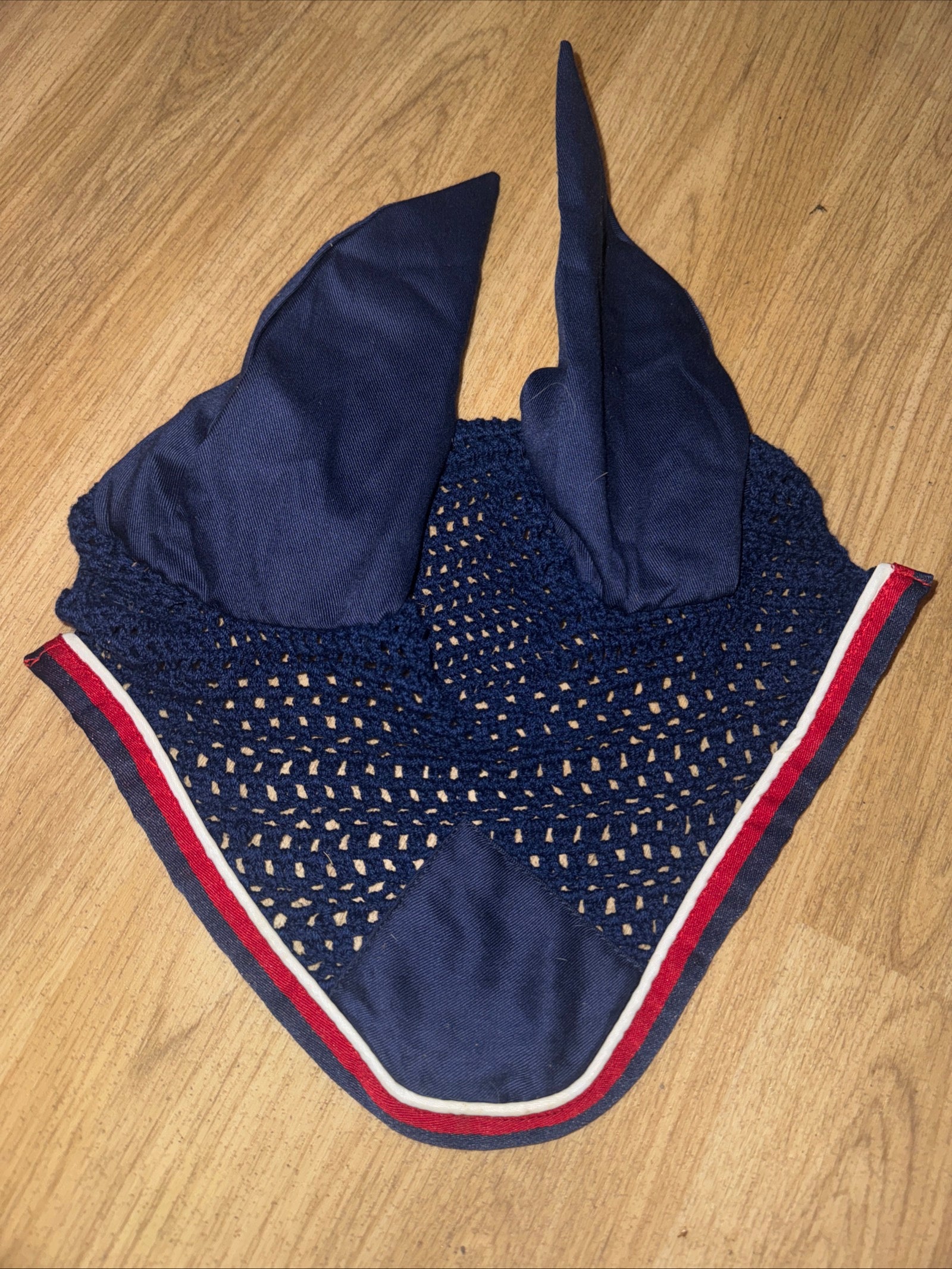 Shires Navy Bound Red/white Trim Ear Veil - Cob/full