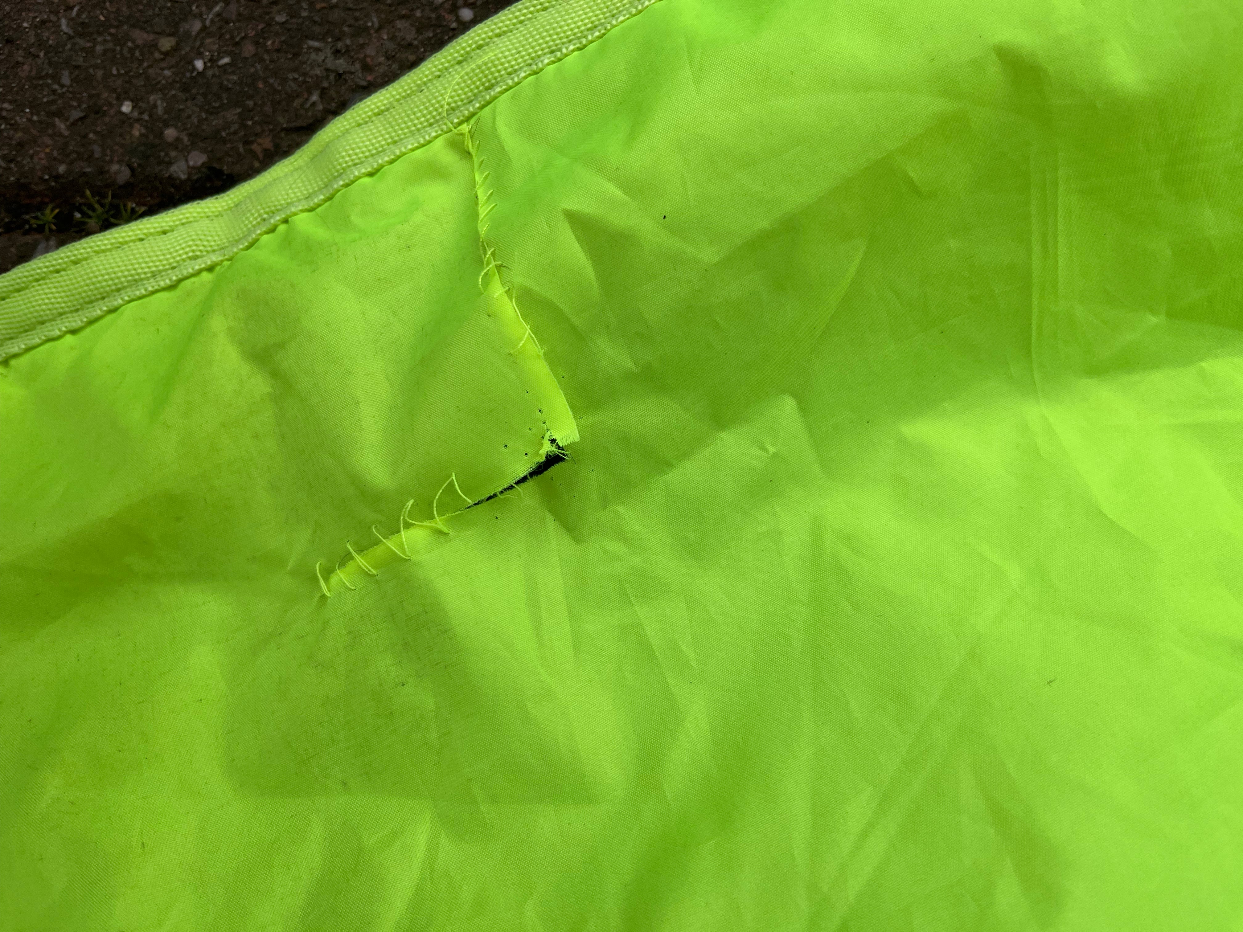 Hi Viz Fleece Lined Wrap Around Exercise Sheet 4’7