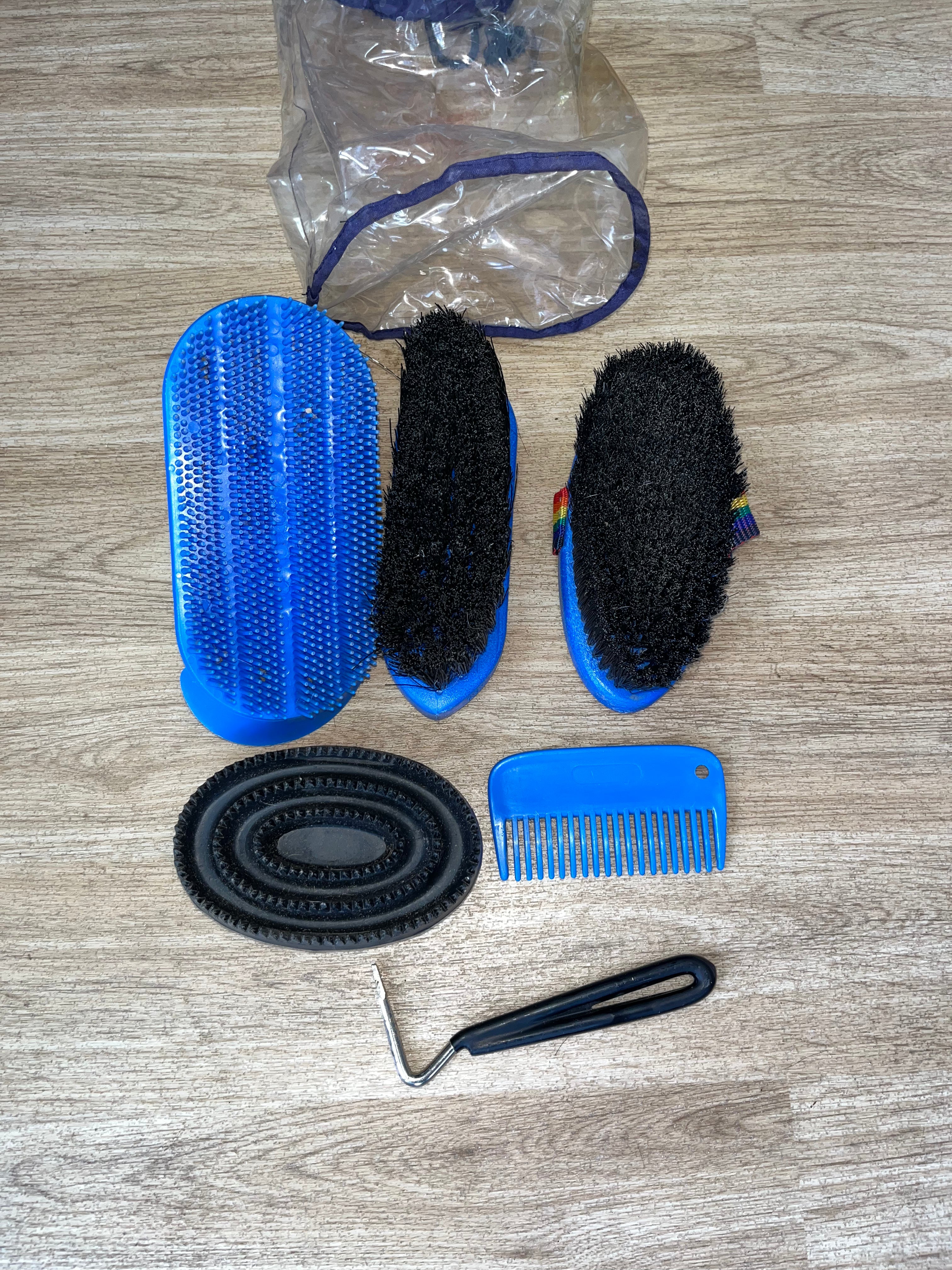 Grooming Kit