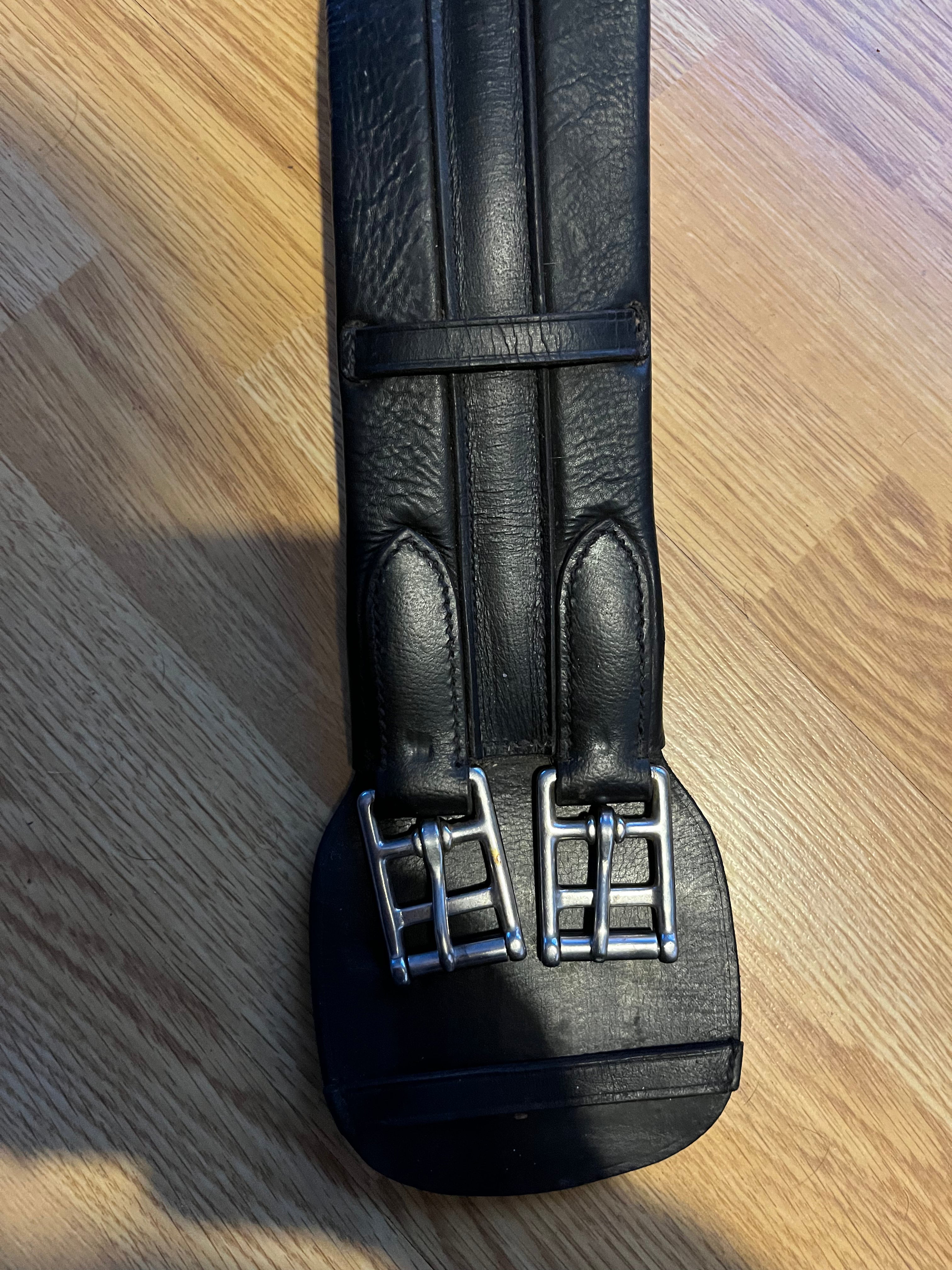 Leather Padded Dressage Girth 30” Black