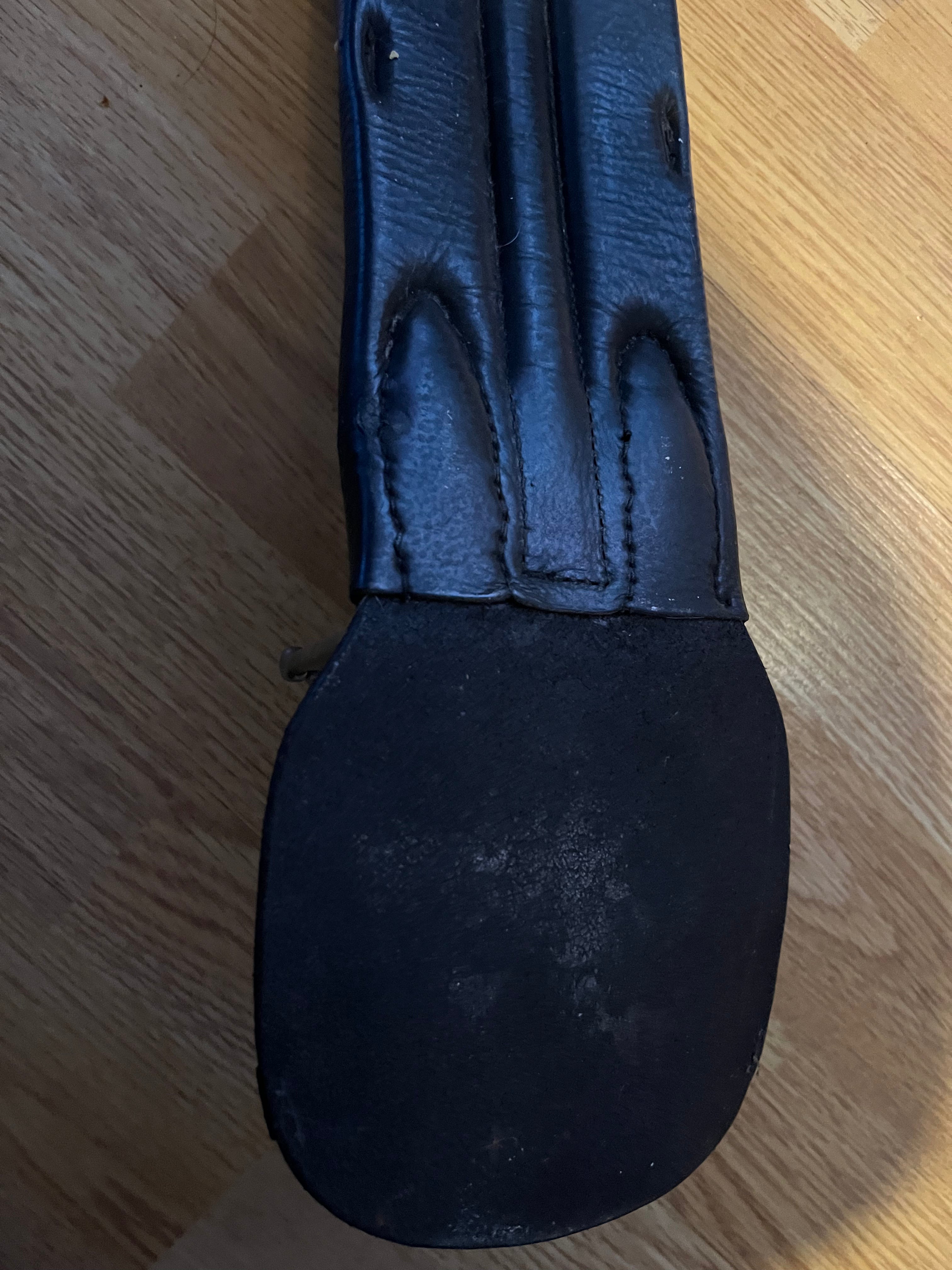 Leather Padded Dressage Girth 30” Black
