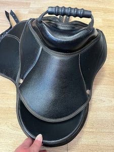 Cub Saddle Black