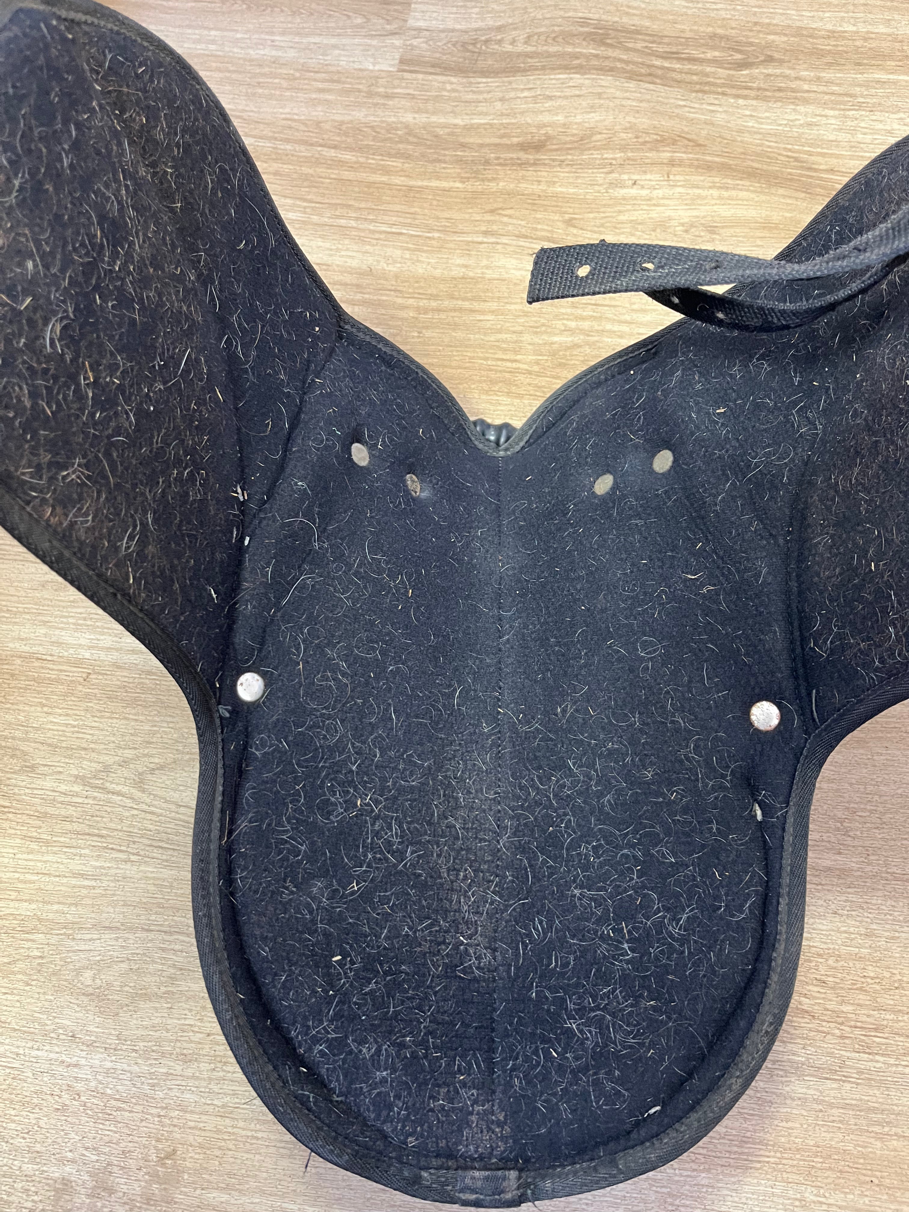 Cub Saddle Black