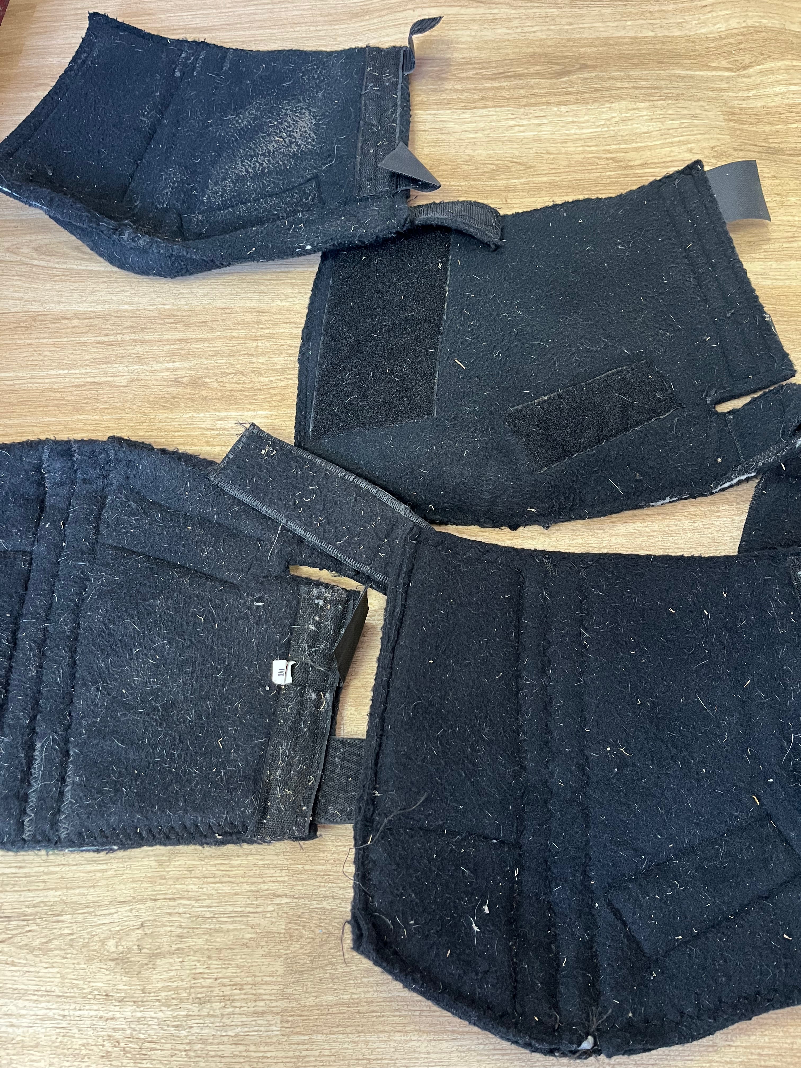 Set Of Fronts / Backs Stable / Travel Wraps Size Medium