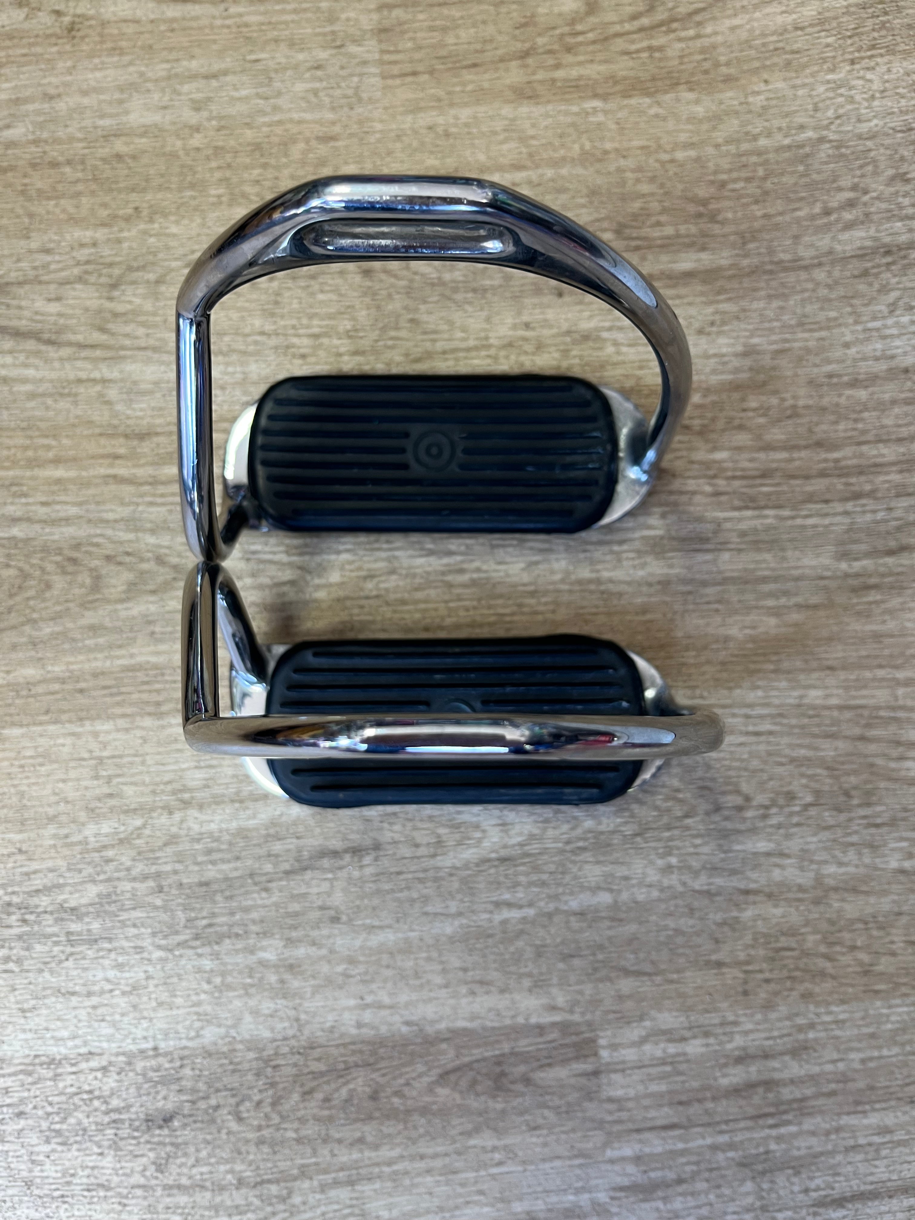 Bent Leg Stirrups 4’ 3/4