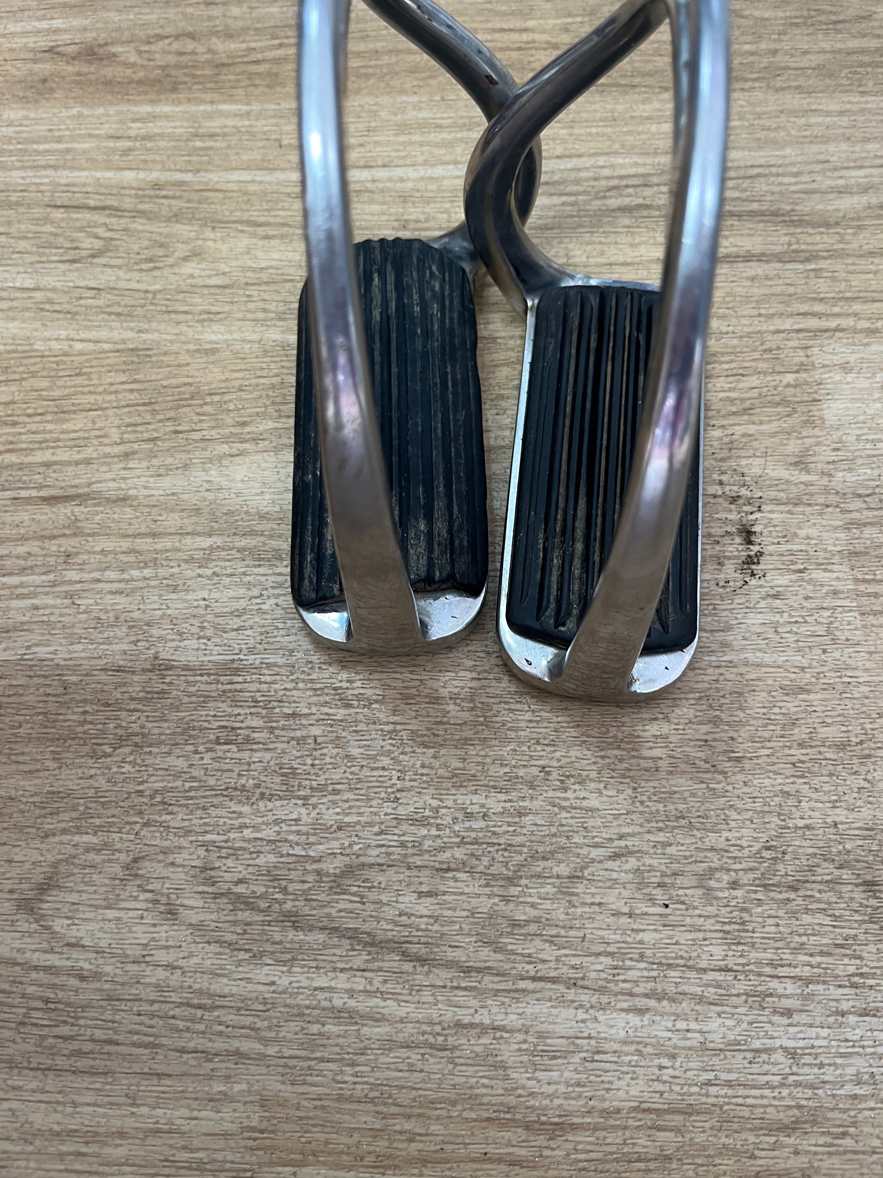 Bent Leg Stirrups 4’ 1/2