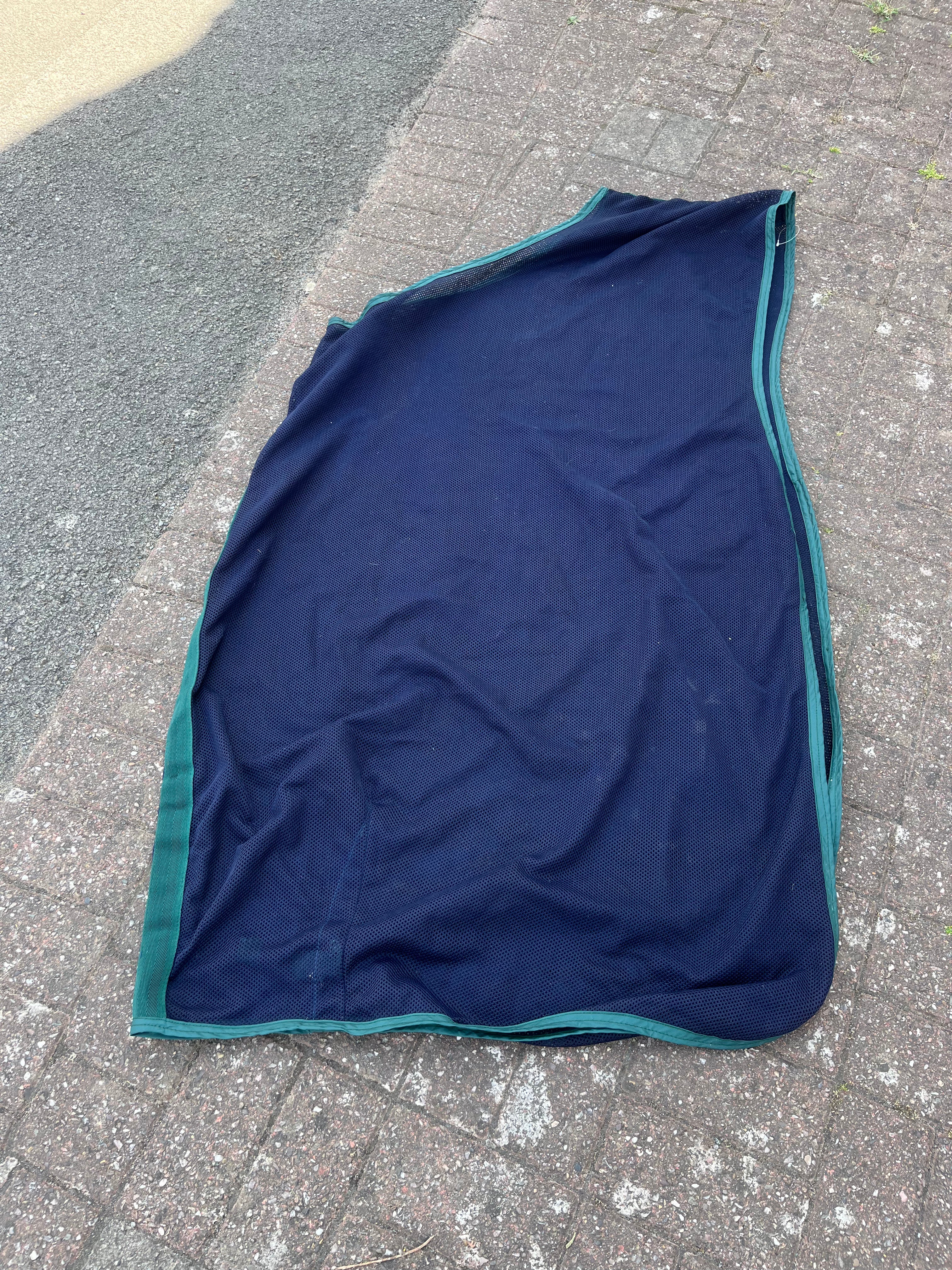 Mesh Exercise Sheet Size Small