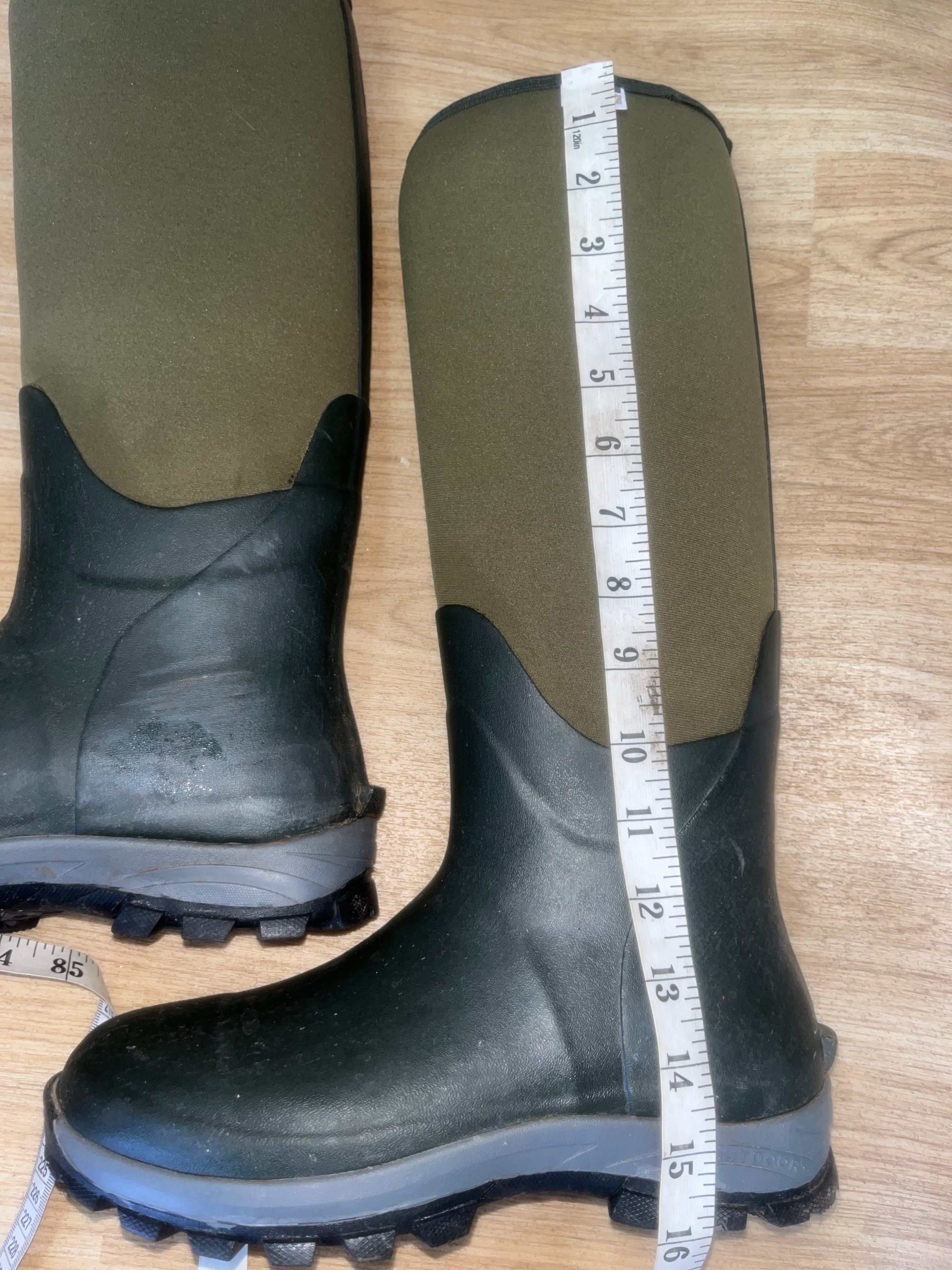 Town & Country Outdoor Adult Boots Size 6