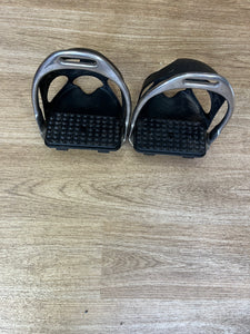 Children’s Stirrups With Safety Cage 4”