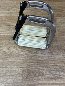 Adults Peacock Safety Stirrup’s 5’