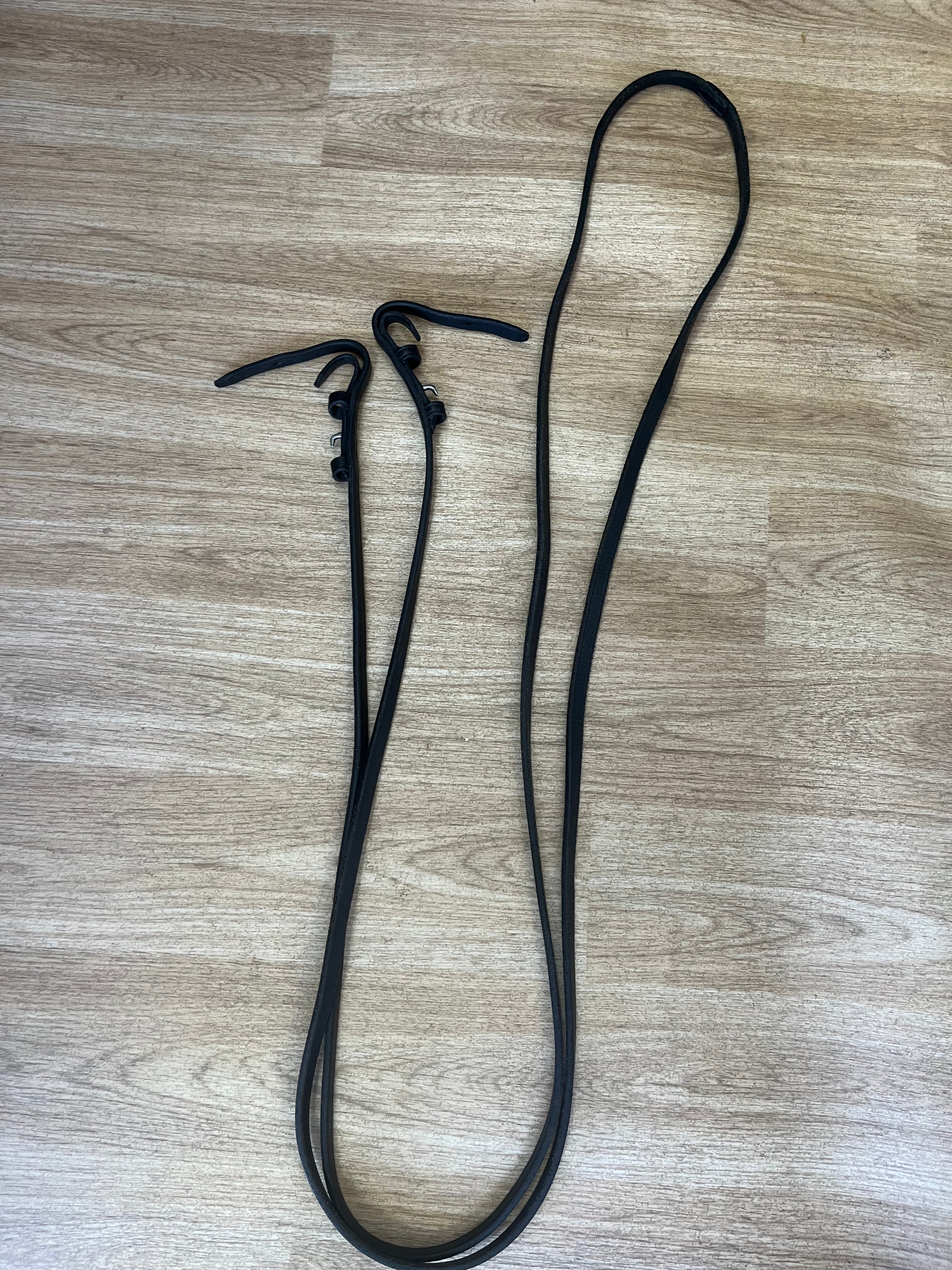 Black Plain Thin Reins Cob #70