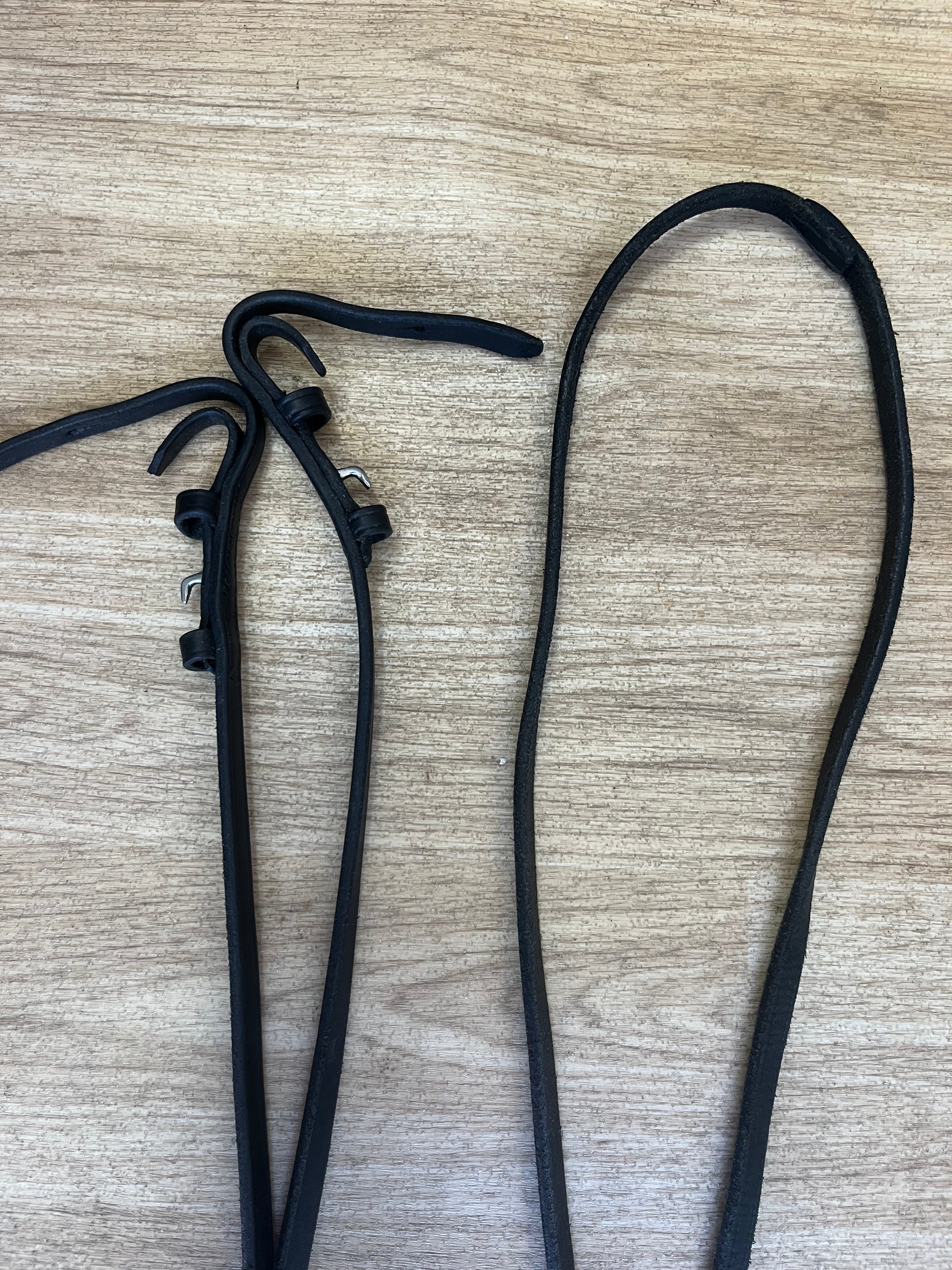 Black Plain Thin Reins Cob #70