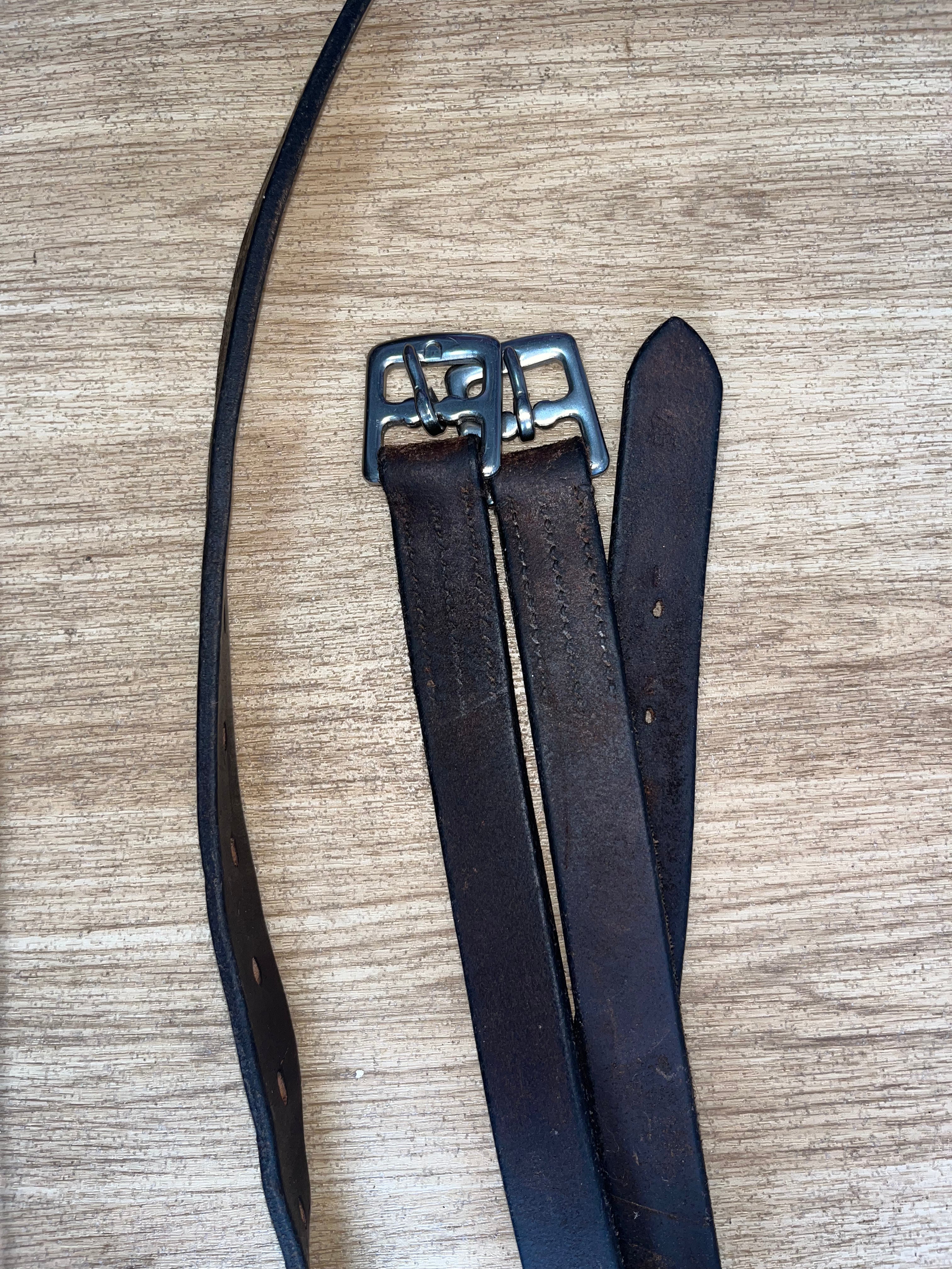Brown Stirrup Leathers 33”