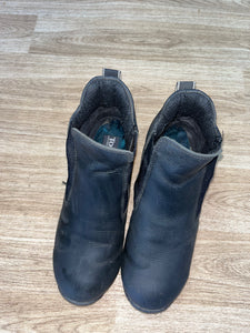 Toggi Short Boots Size 5