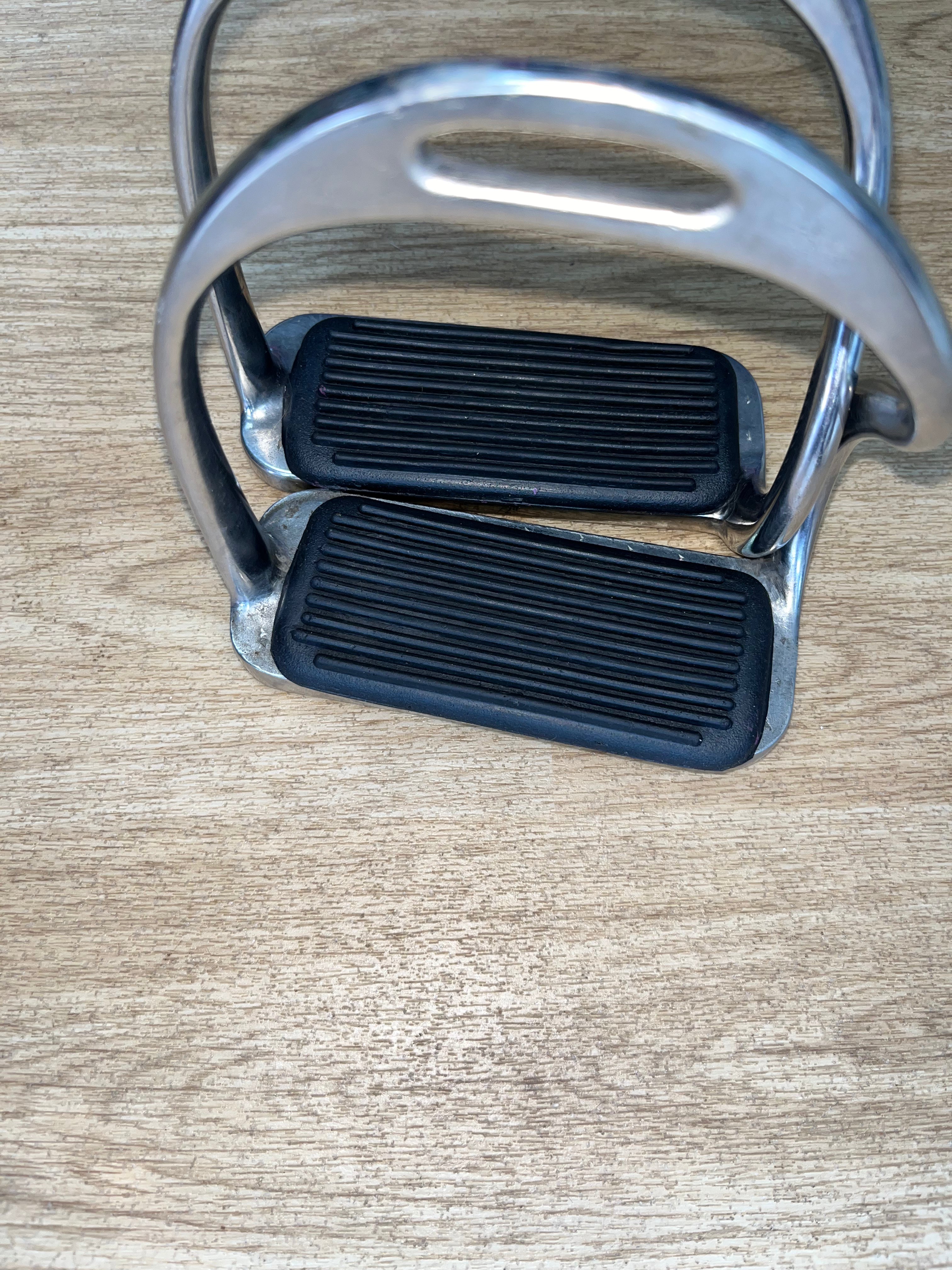 Bent Leg Stirrups 4’ 1/4