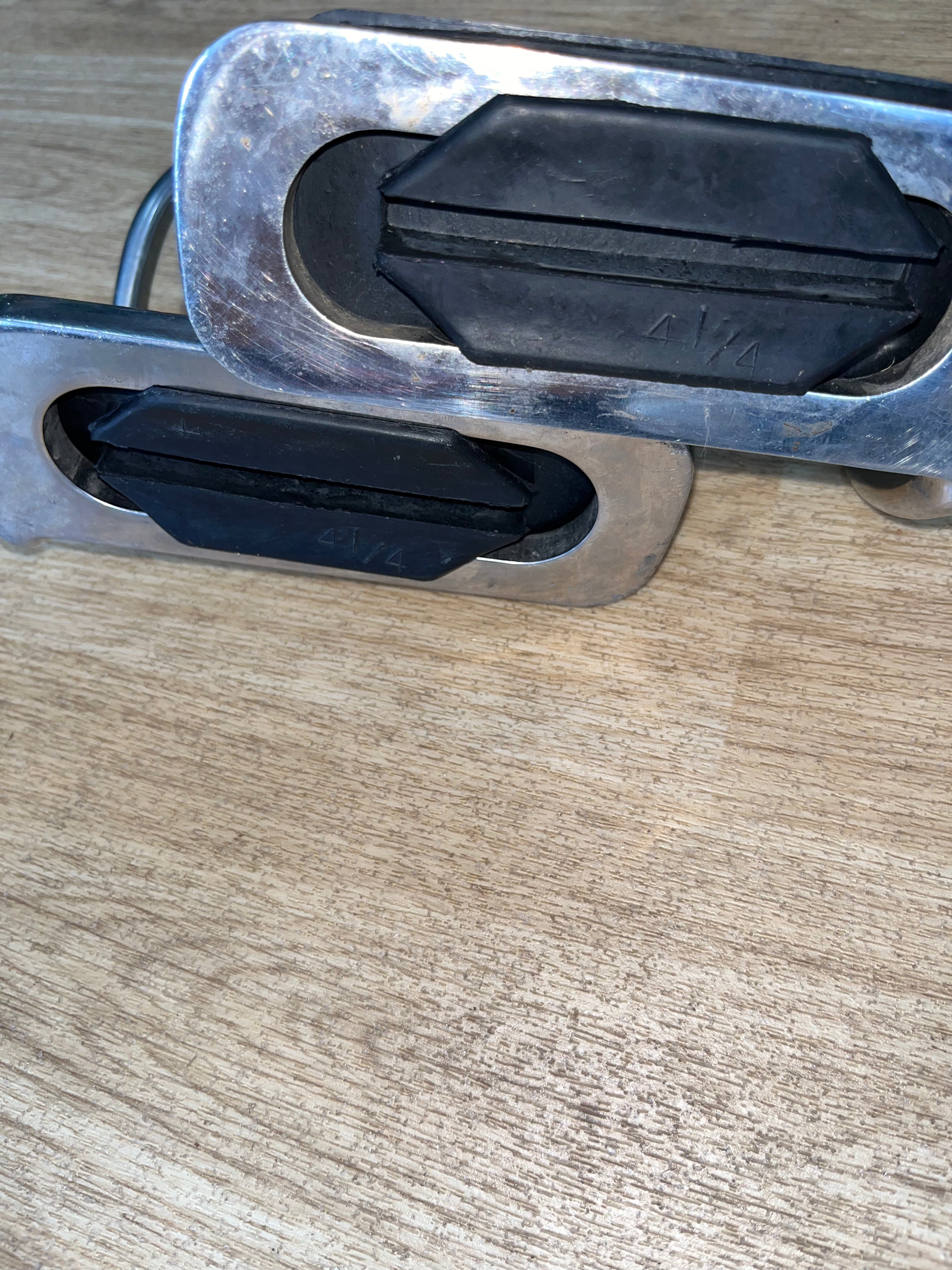 Bent Leg Stirrups 4’ 1/4