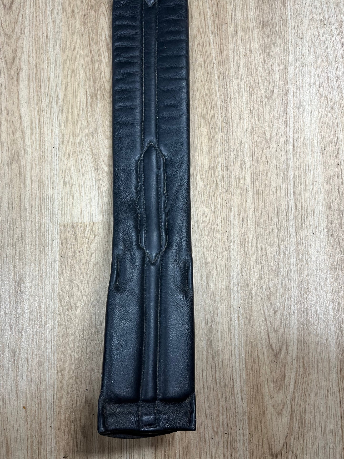 Black Leather Humane Padded Girth 30”