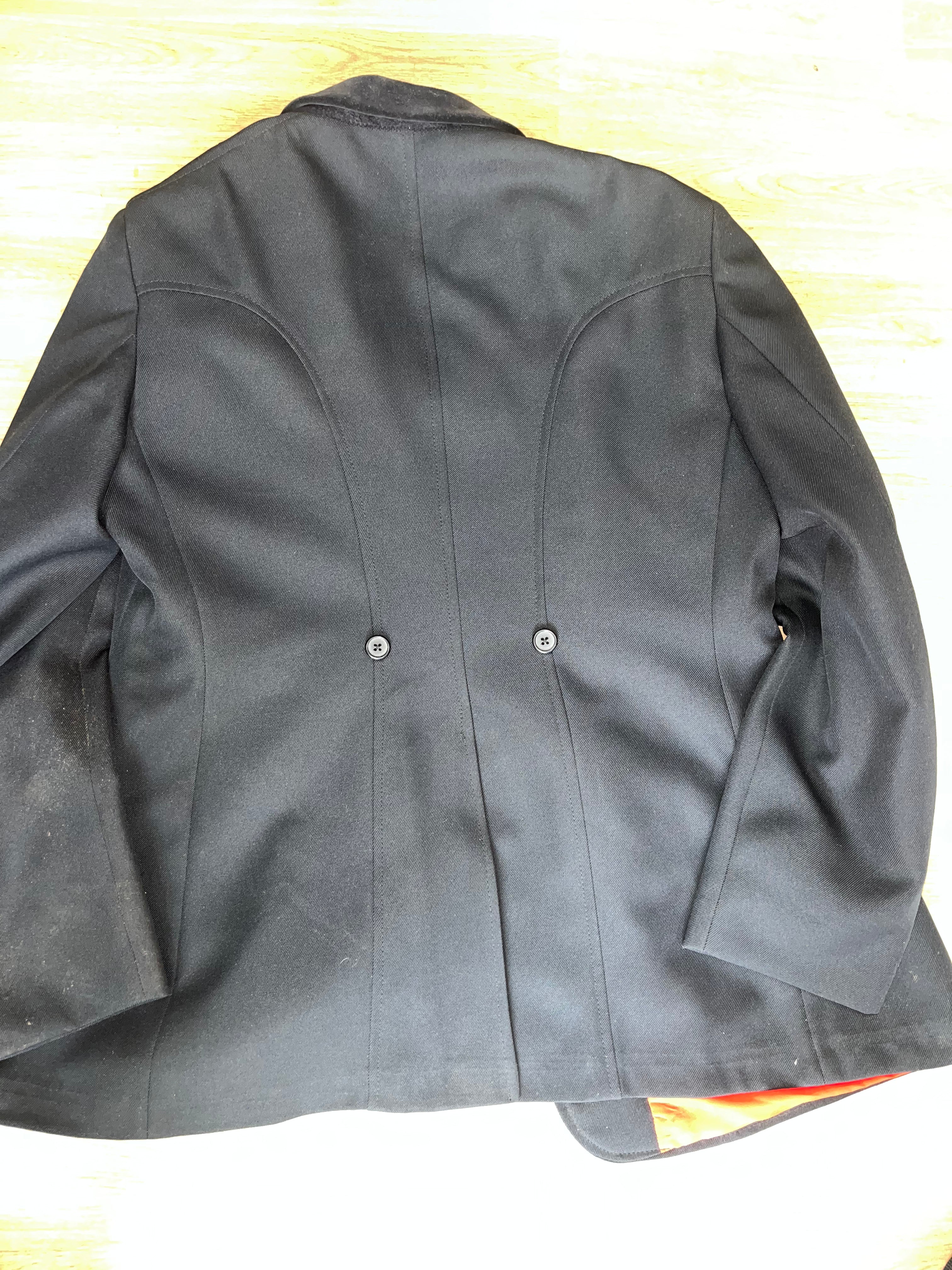 Black Show Jacket 40”