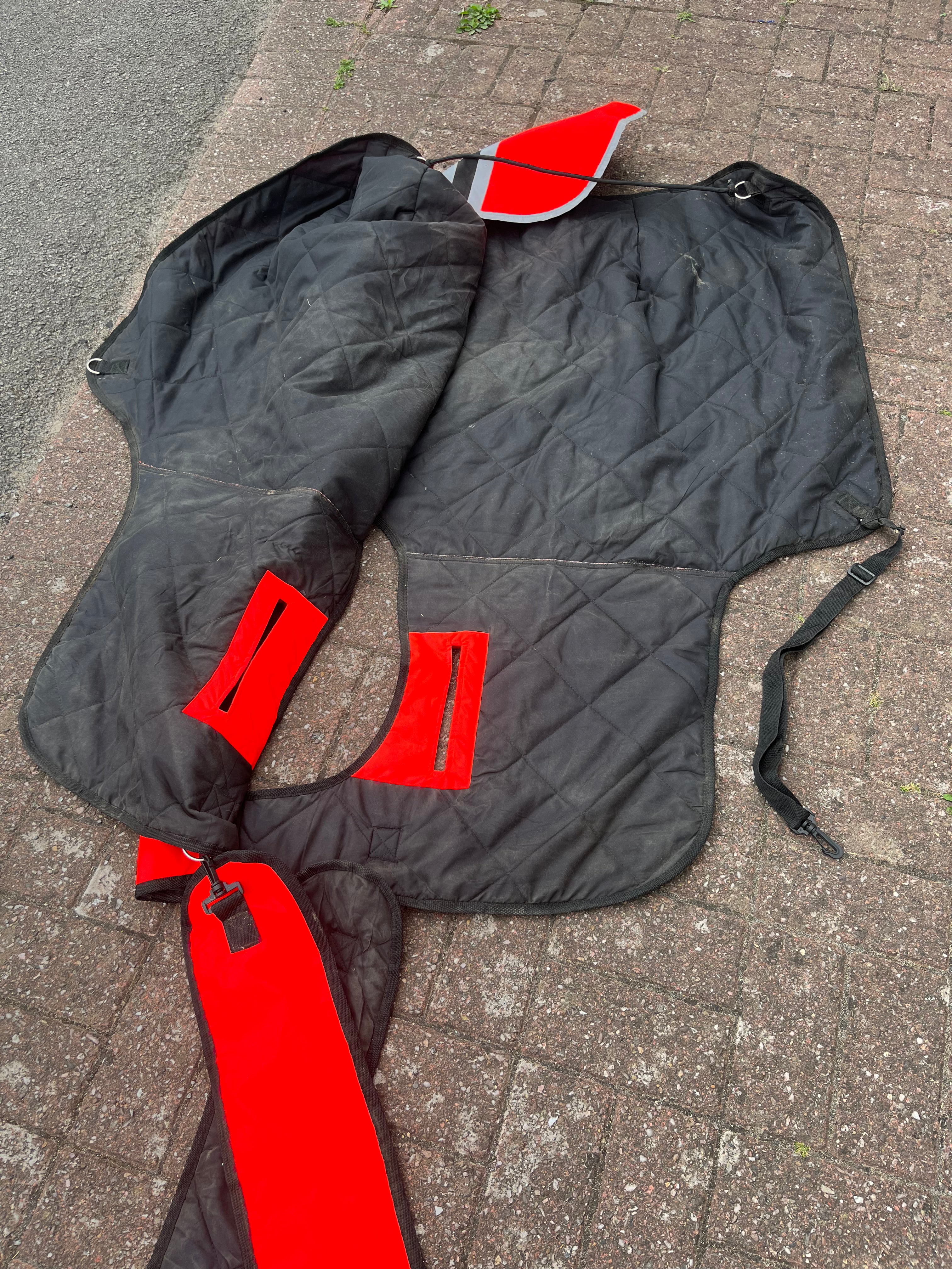 Equisafety Winter Wraparound Exercise Sheet Cob
