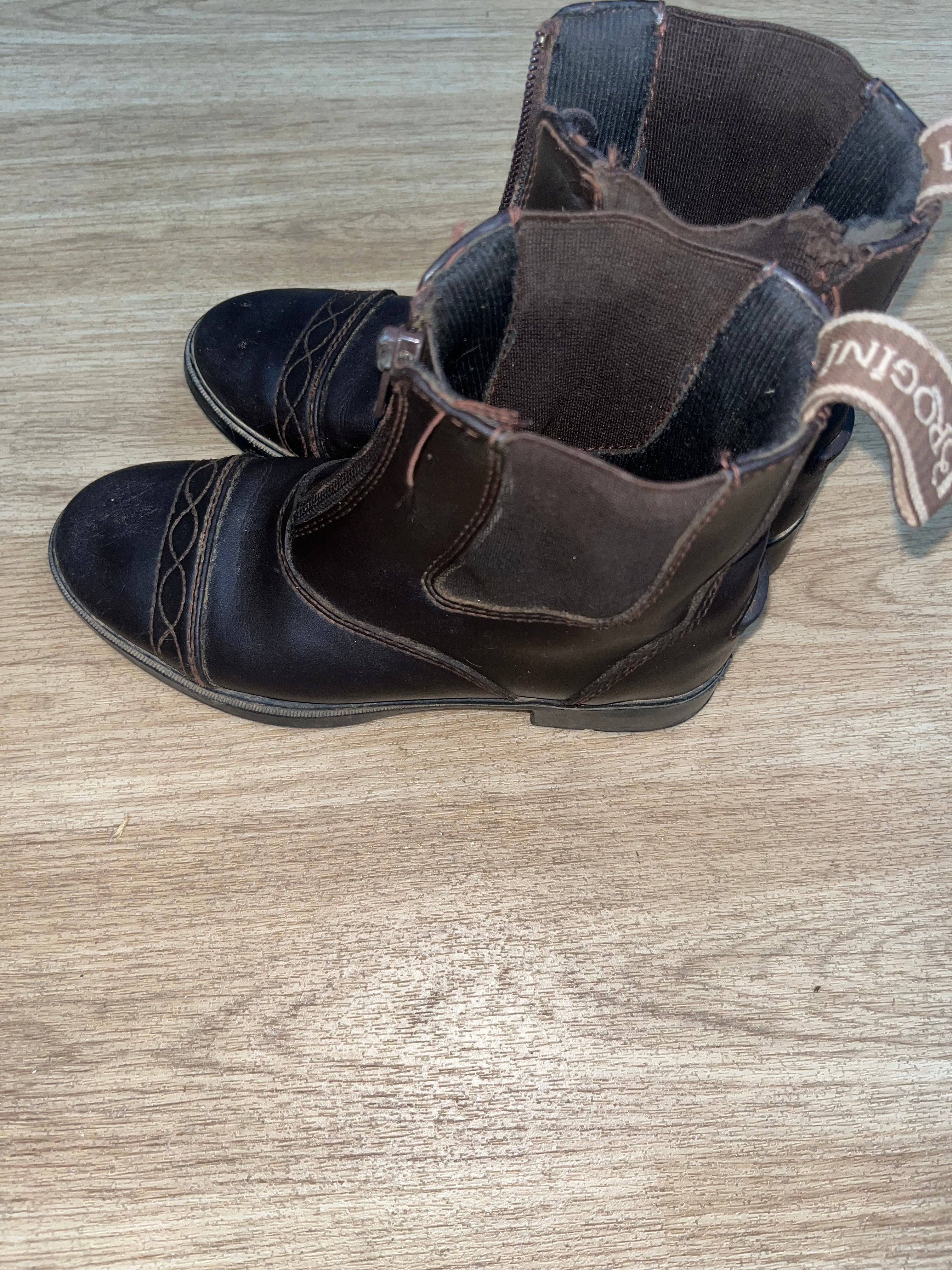 Brogini Children’s Zip Short Jodphur Boots Size 11