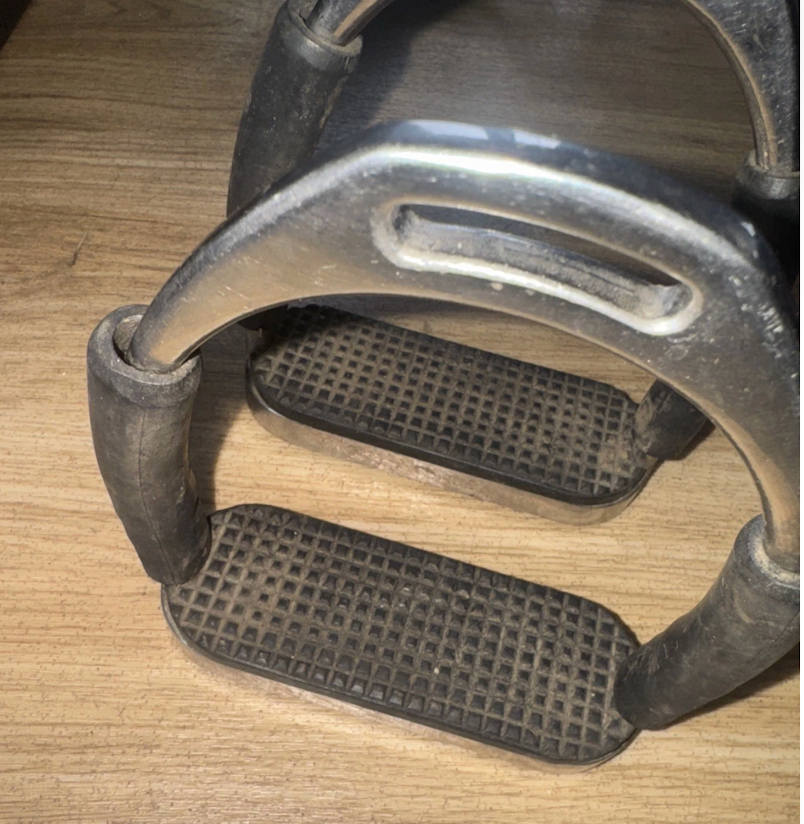 4.75" Flexi Stirrups #32