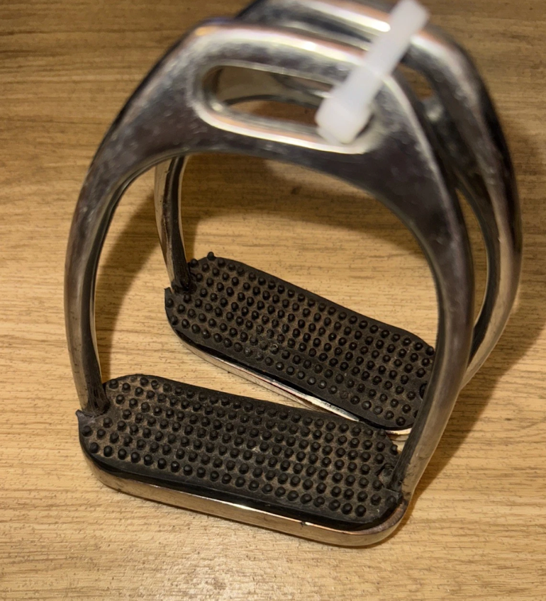 4.5" Fillis Stirrups #26
