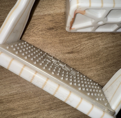 Duca Lightweight White Pearl 4.5" Stirrups #21