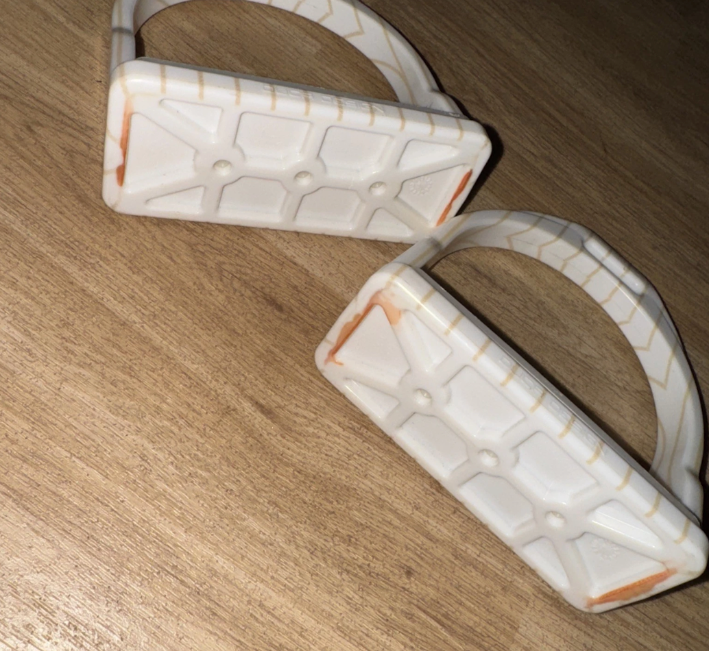 Duca Lightweight White Pearl 4.5" Stirrups #21