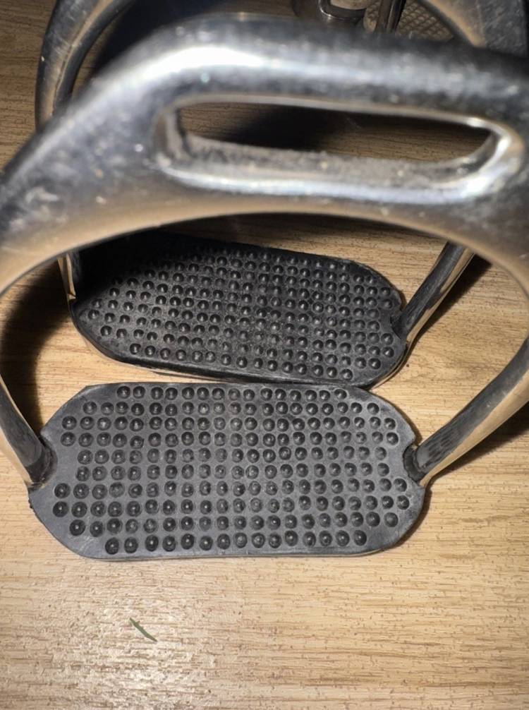 4.25" Fillis Stirrups #11