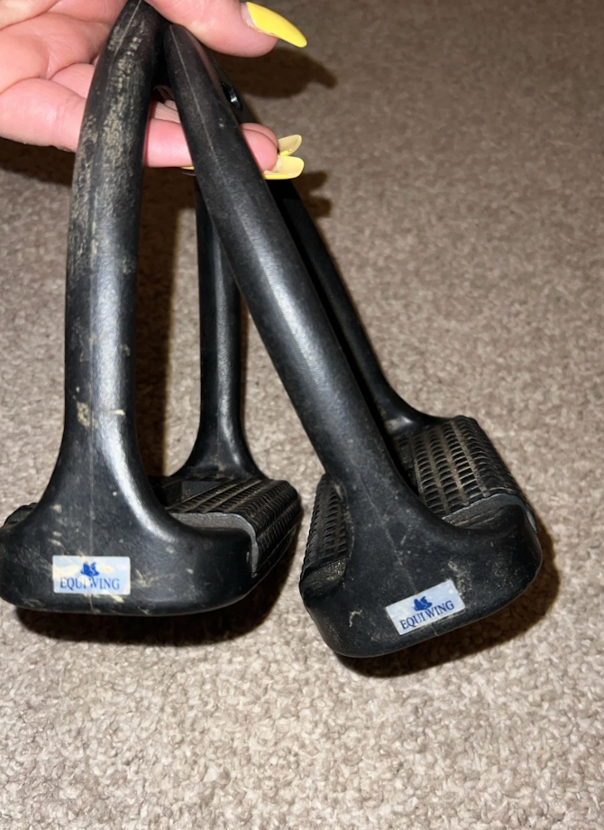 Equi Wing Lightweight 4.75" Stirrups #5