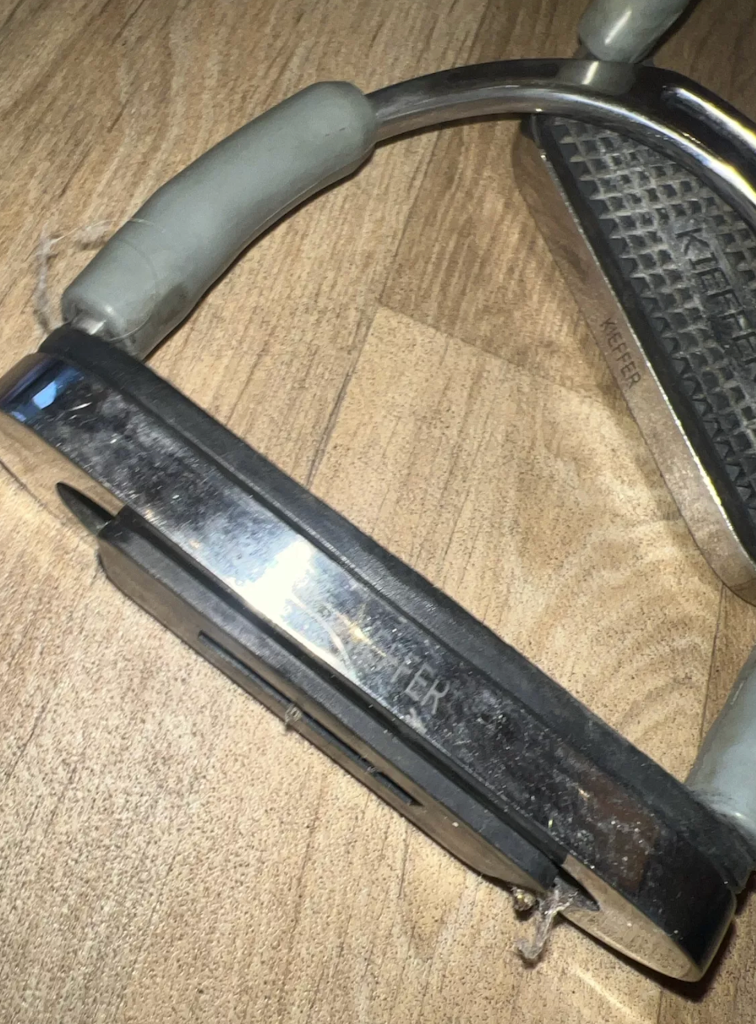 Kieffer Flexi Stirrups 5" #19