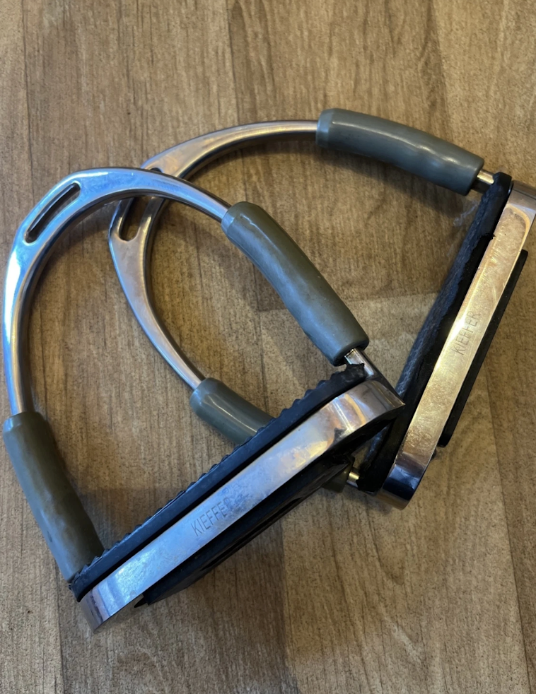 Kieffer Flexi Stirrups 5" #19
