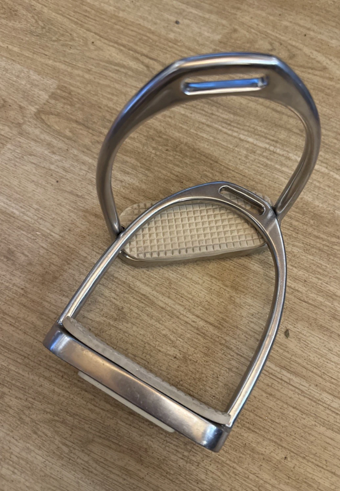 4.25" Stainless Steel Fillis Stirrups #9