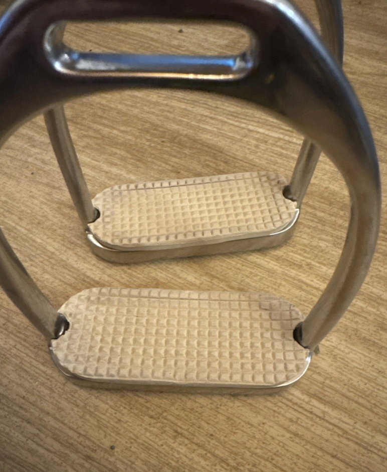 4.25" Stainless Steel Fillis Stirrups #9