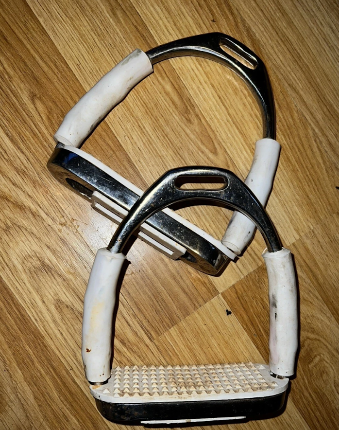 4.5" Flexi Stirrups #4