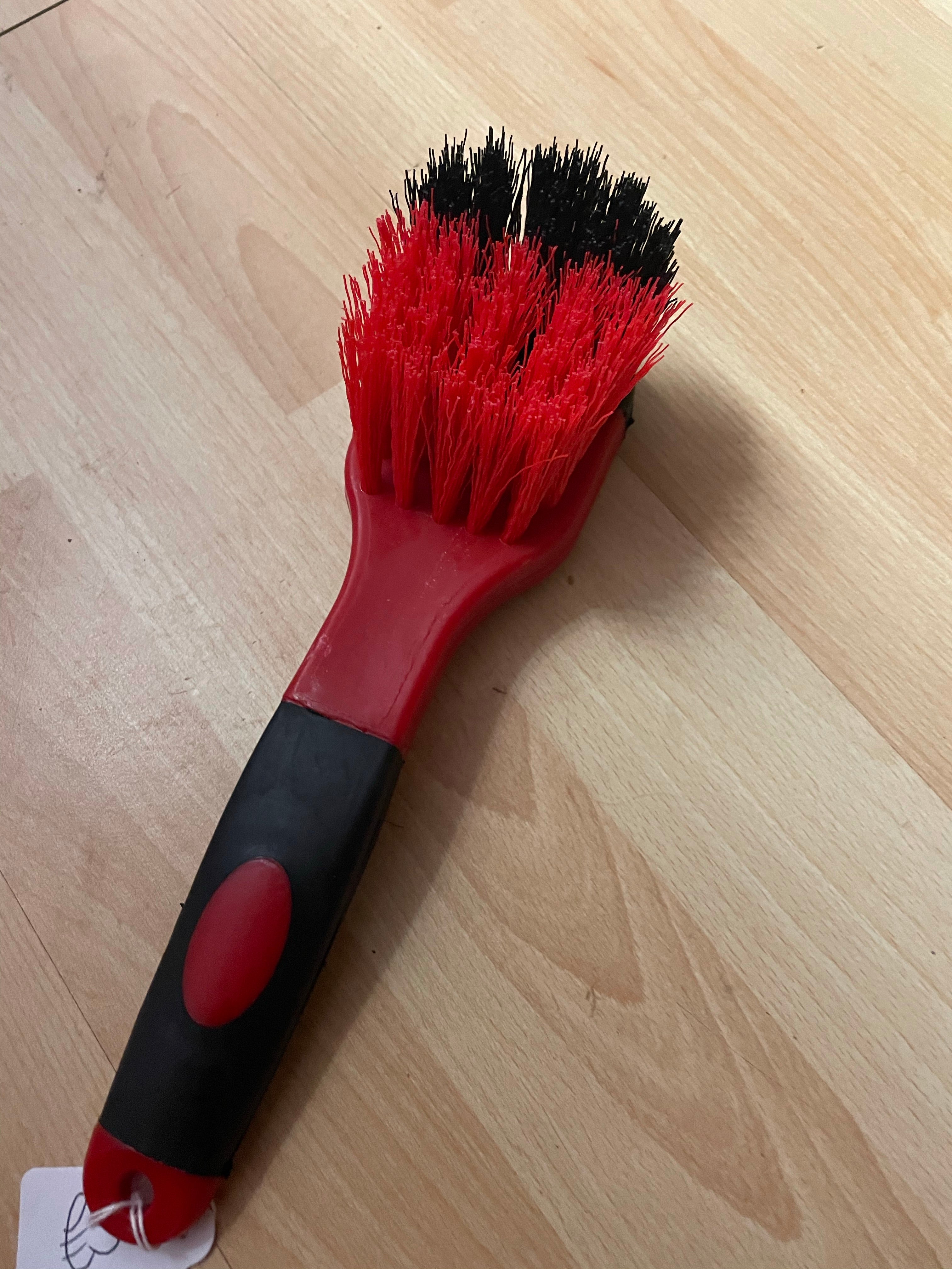 Sheldon Bucket Brush