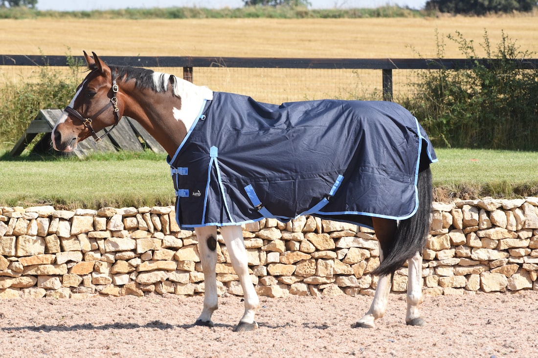 Jump Lightweight No Fill Turnout Rug - 5’3 to 7ft