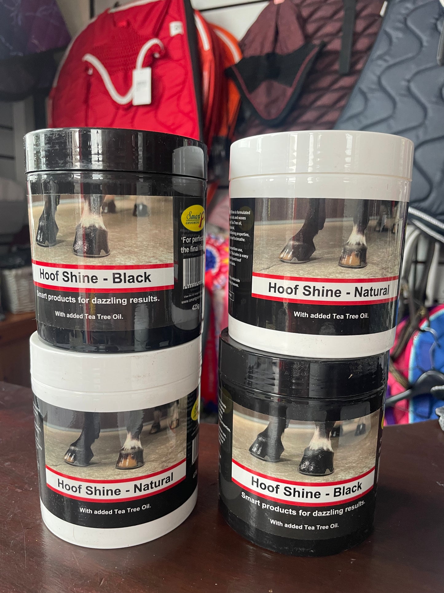 Smart Grooming Hoof Shine - Black or Natural .