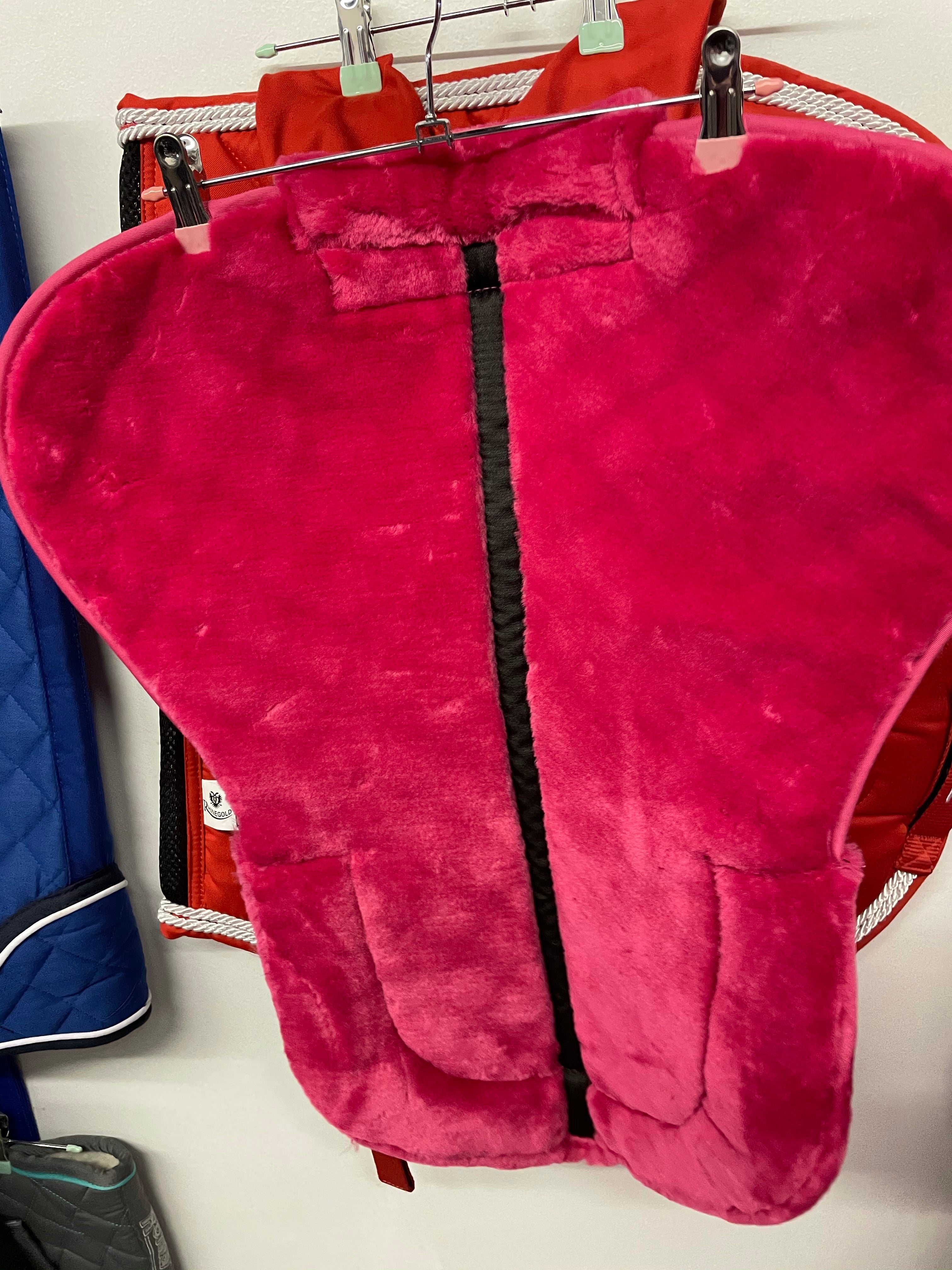 Rhinegold Raspberry Pink Half Pad - Cob Size